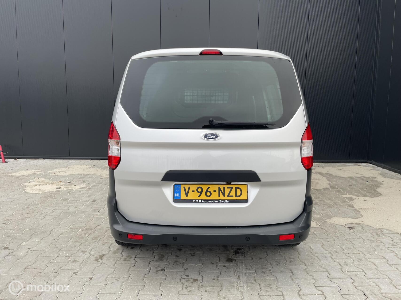 Foto van Ford Transit Courier