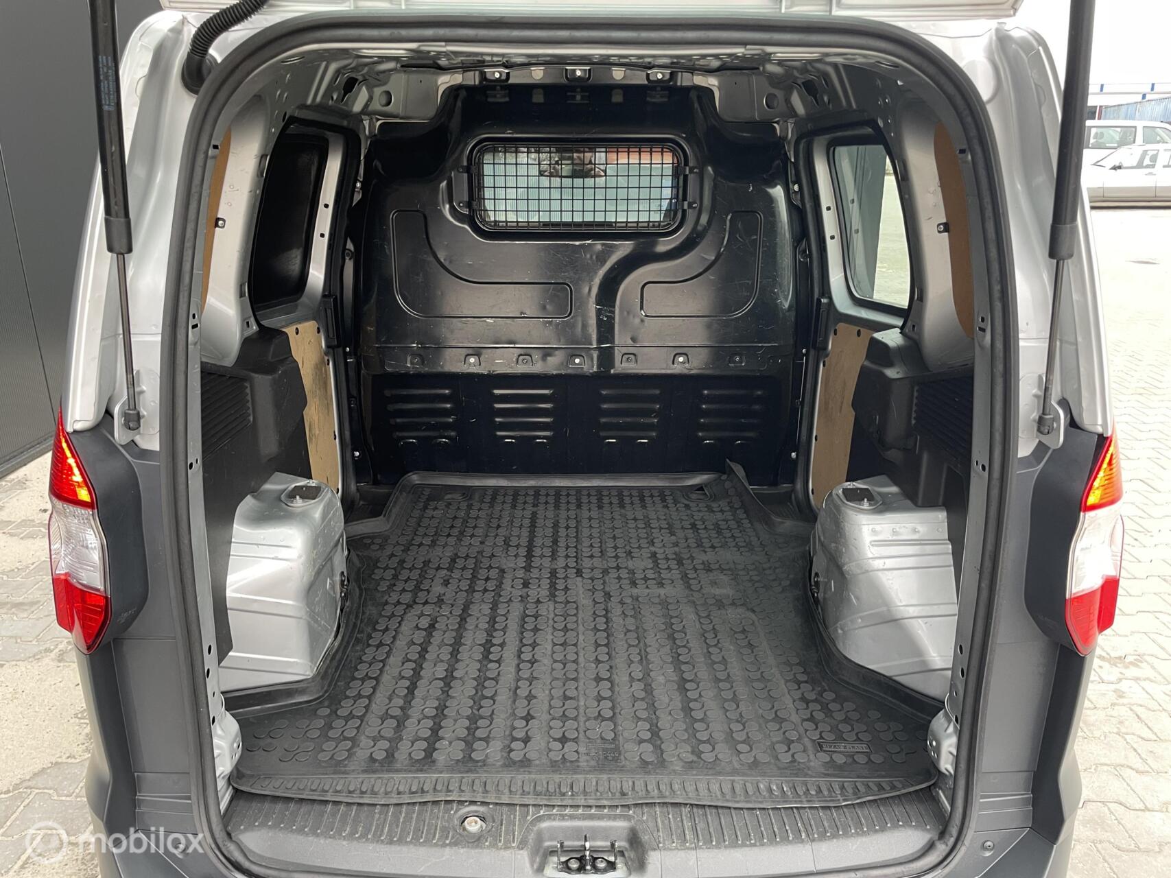 Foto van Ford Transit Courier