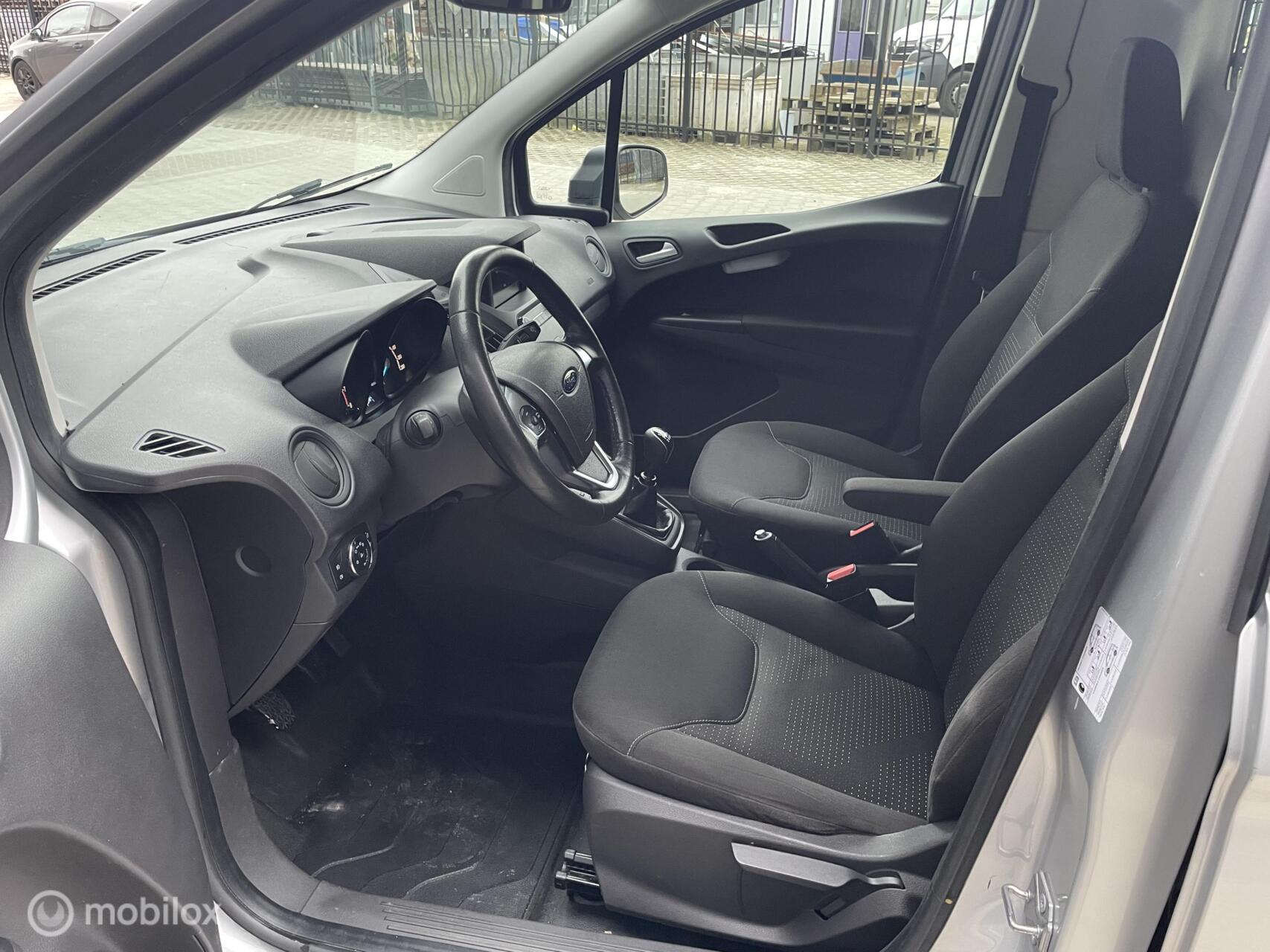 Foto van Ford Transit Courier