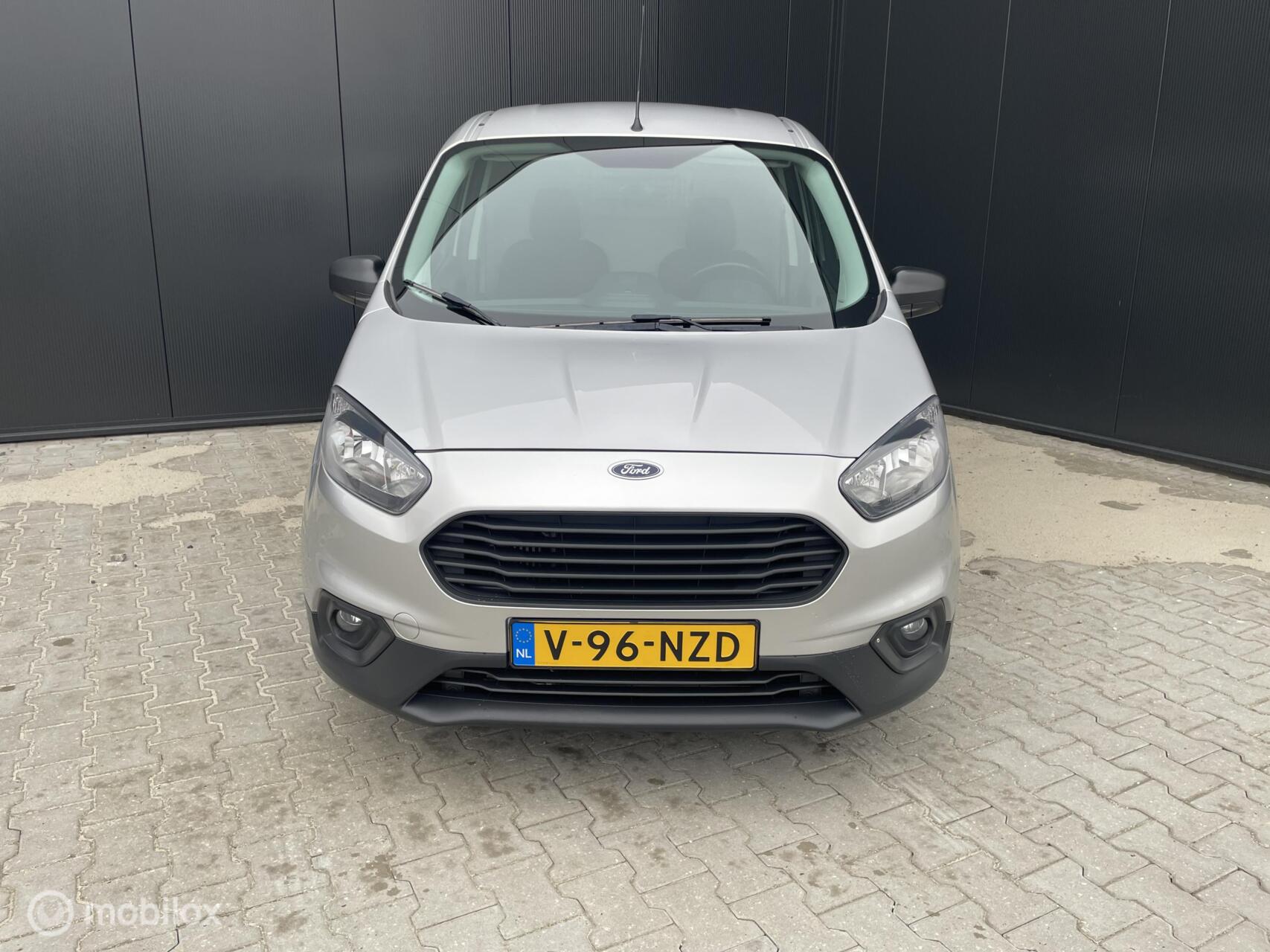 Foto van Ford Transit Courier