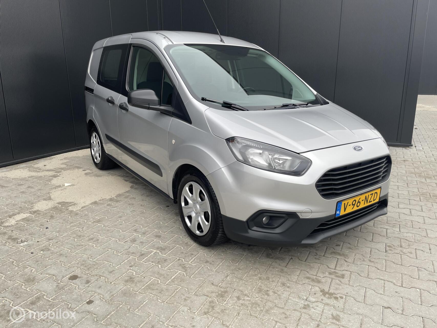 Foto van Ford Transit Courier
