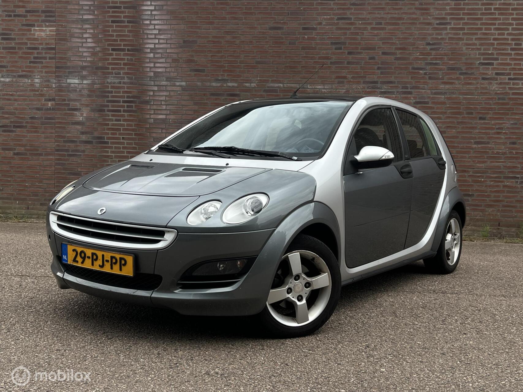 Foto van SMART SMART FORFOUR 1.1