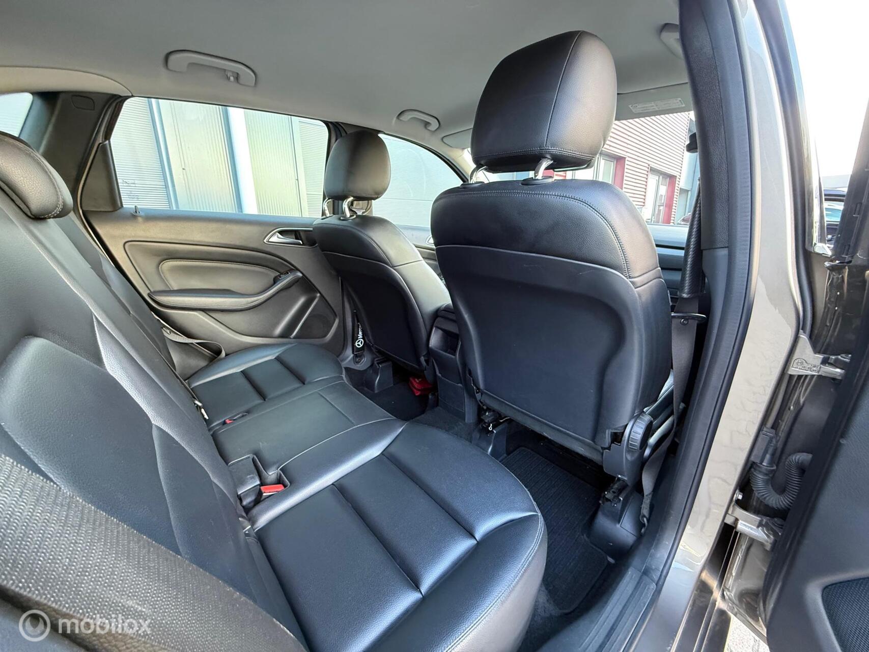 Foto van Mercedes-Benz B 180