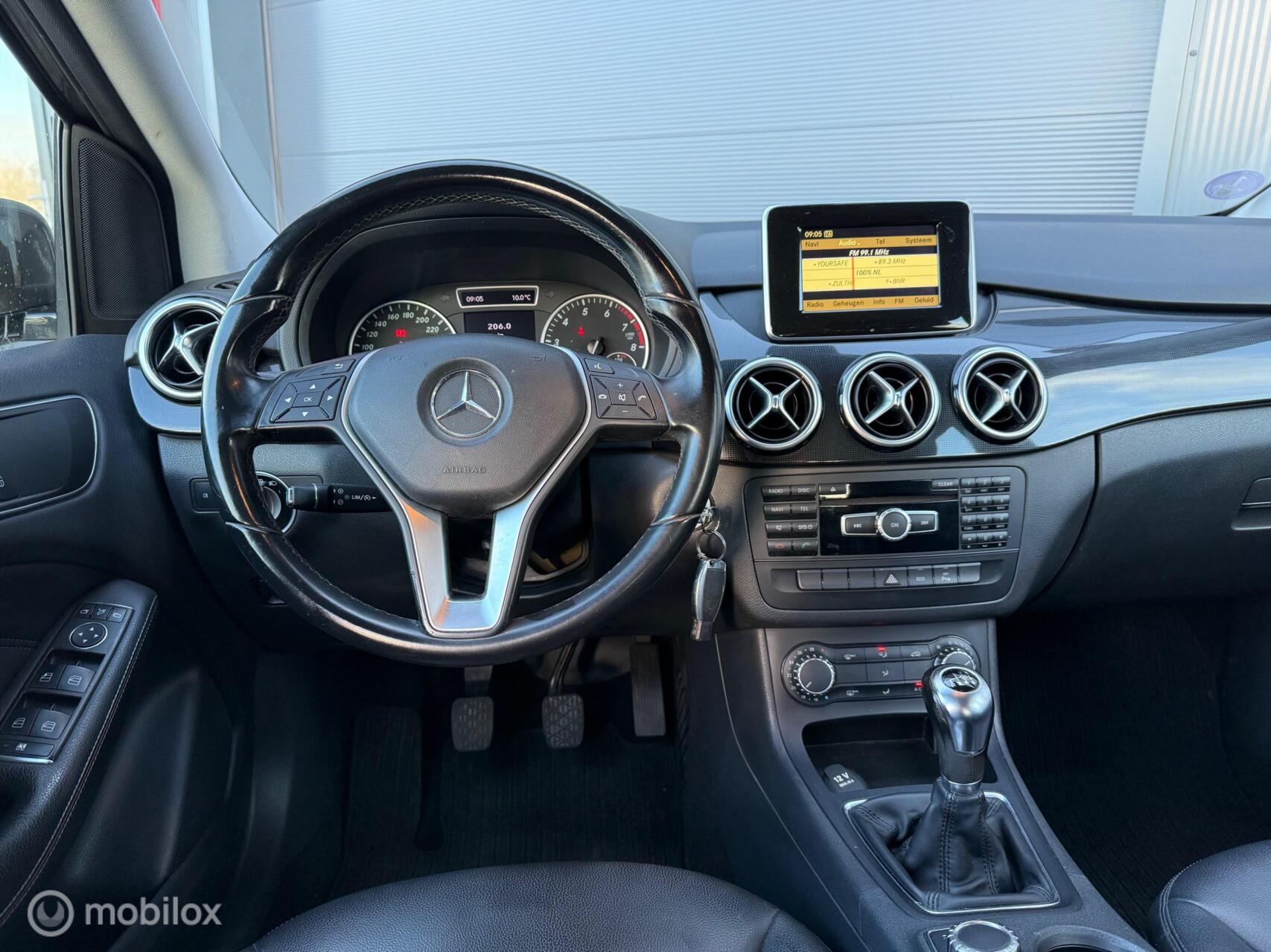 Foto van Mercedes-Benz B 180