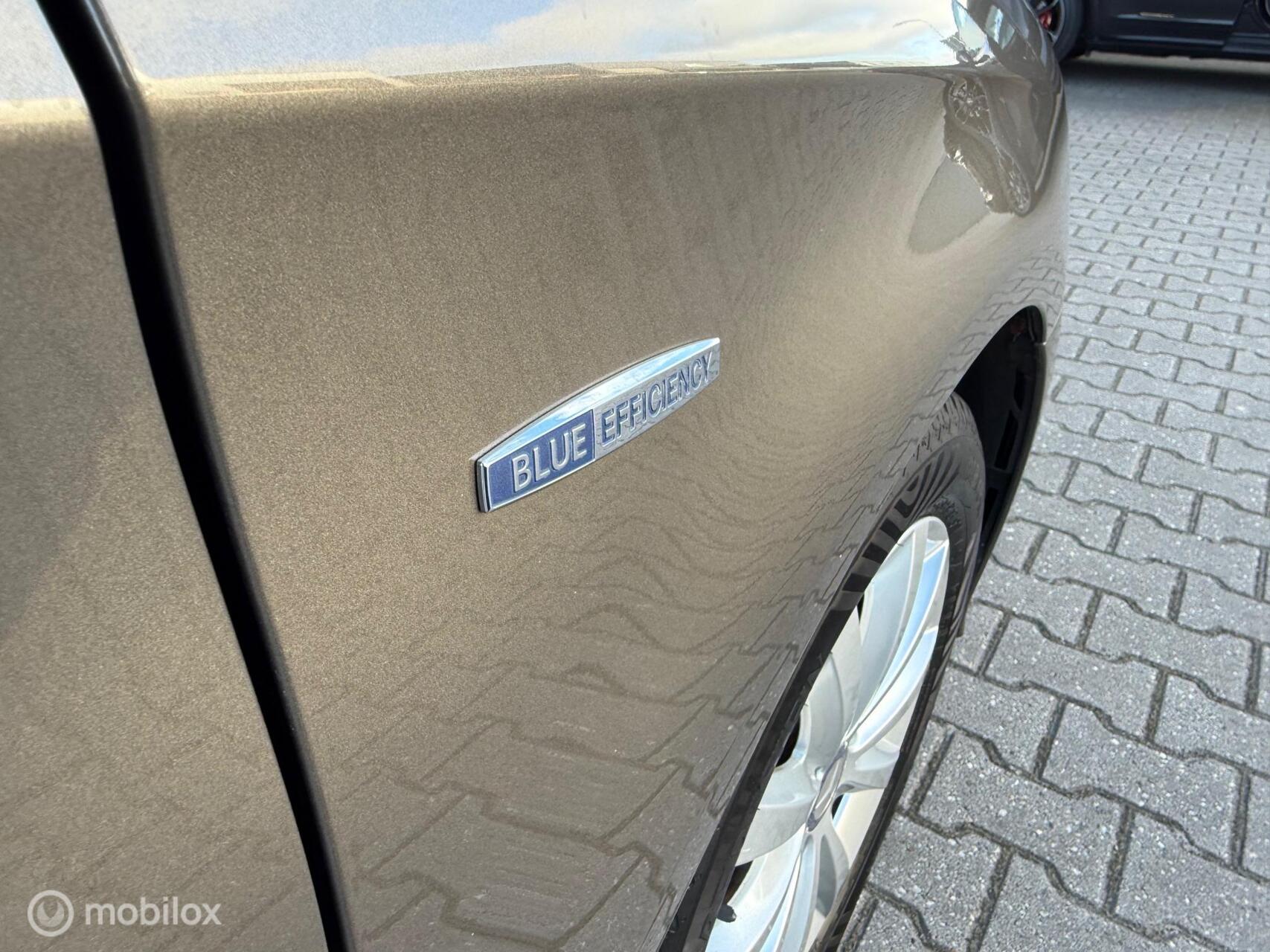 Foto van Mercedes-Benz B 180