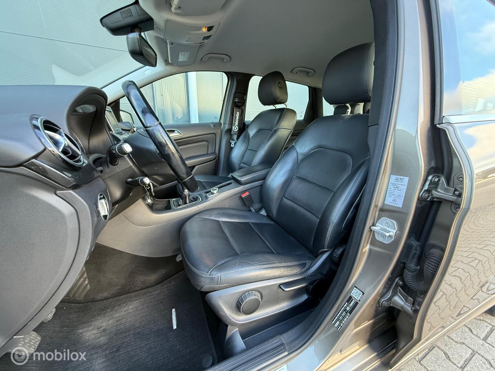Foto van Mercedes-Benz B 180