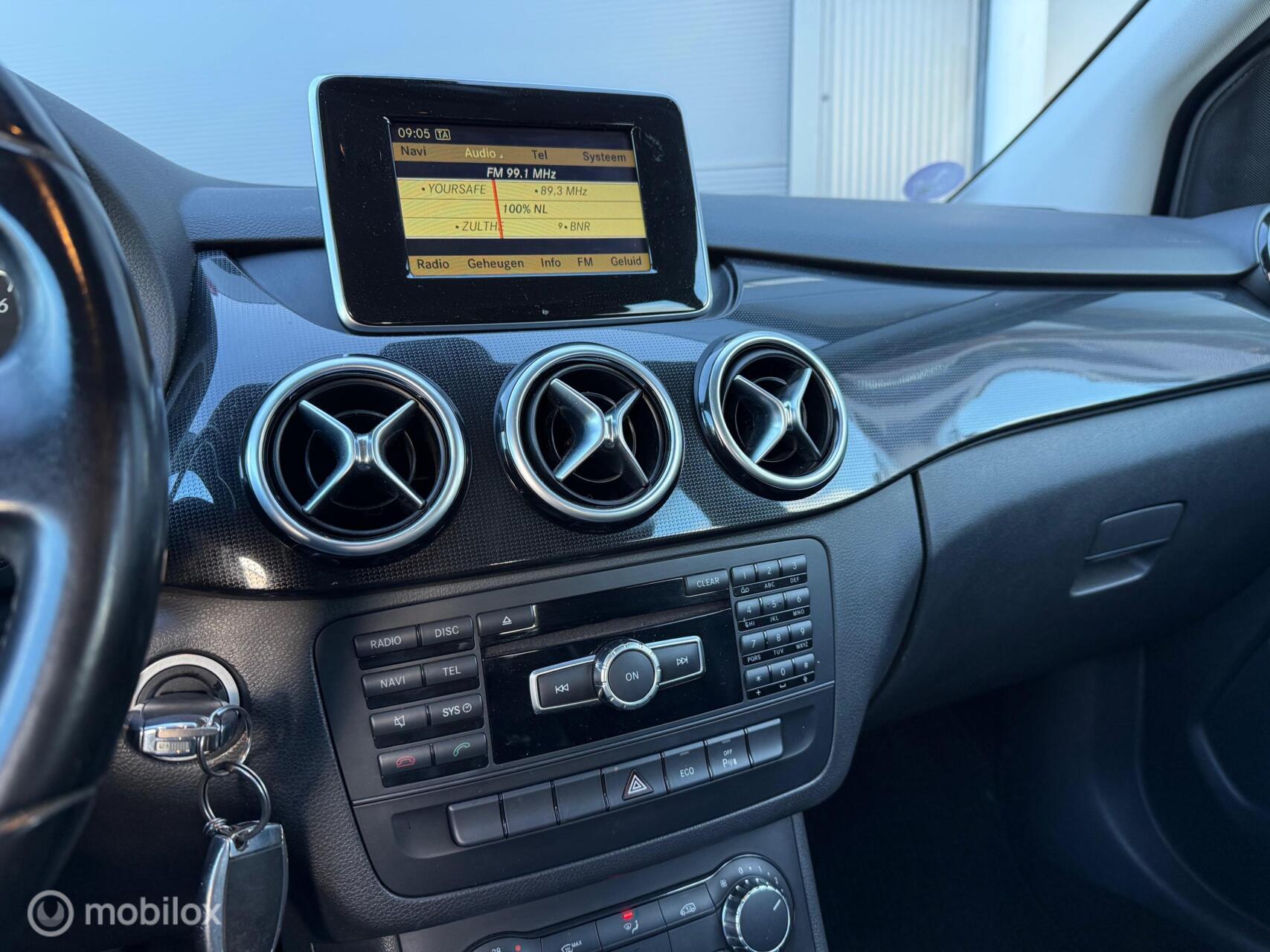 Foto van Mercedes-Benz B 180