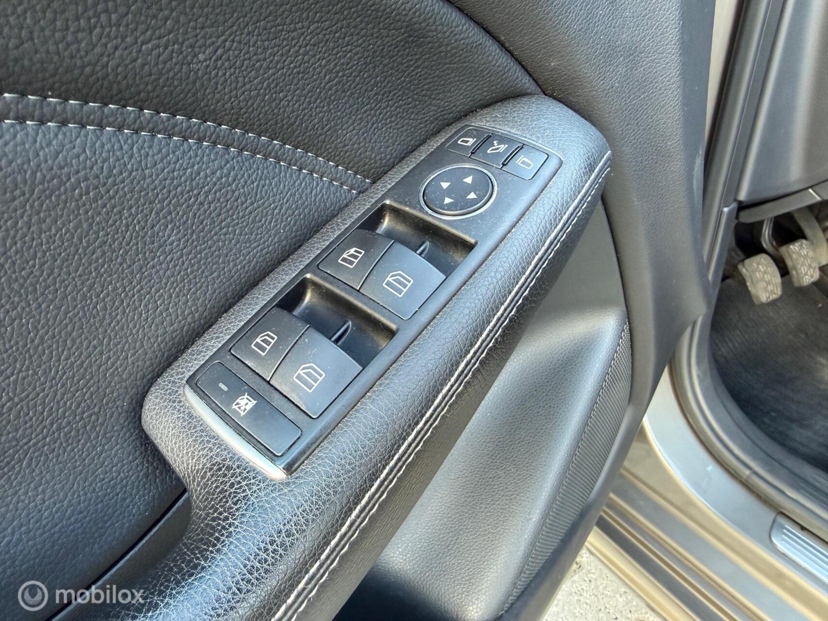 Foto van Mercedes-Benz B 180