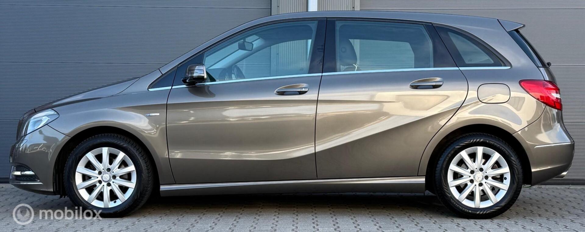 Foto van Mercedes-Benz B 180