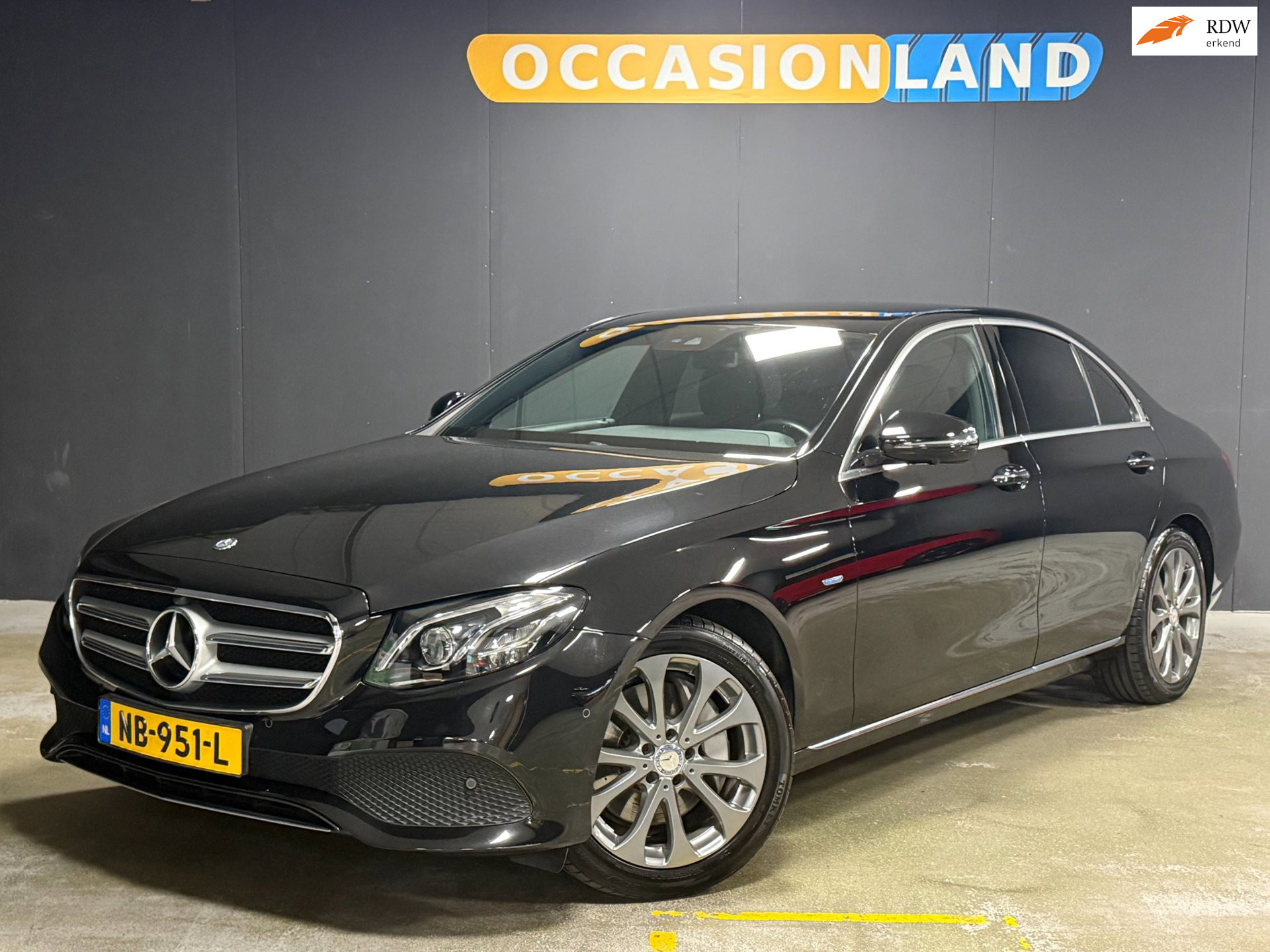 Mercedes-Benz E 350 E 350 e Lease Edition|360CAM|LED|KEYLESS|LEDER|BURMESTER|STOELV|MEMORY|LUCHTVERING|SFEER|DODEHOEK|18INCH| 2016 - voorkant