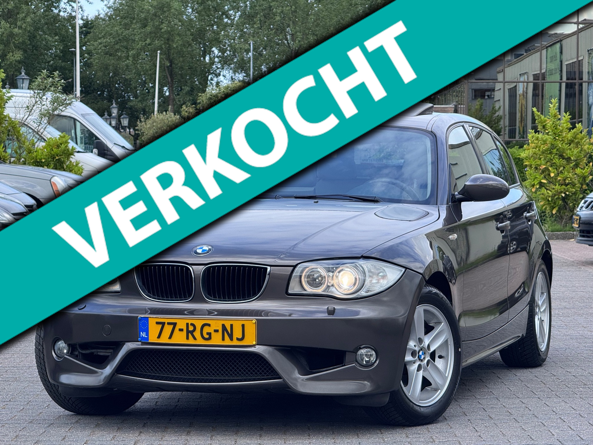 BMW 1er Reihe 118i High Executive M uitvoering | Leder | Schuifdak | Parkeersensoren | Xenon | Stoelvewarming | Cruise control | 2005 - voorkant