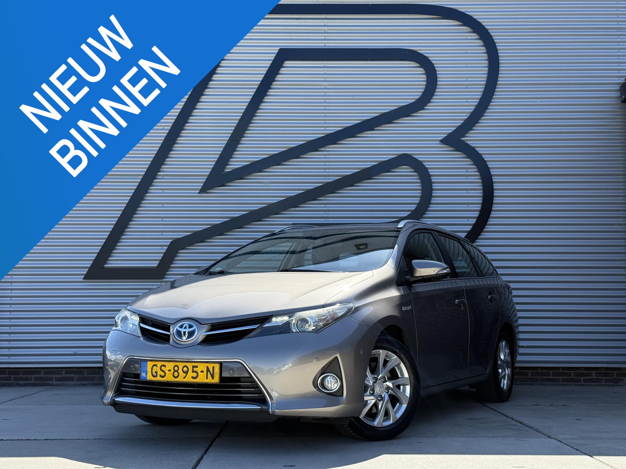 Toyota Toyota Auris 1.8 Hybrid Executive 2014 - voorkant