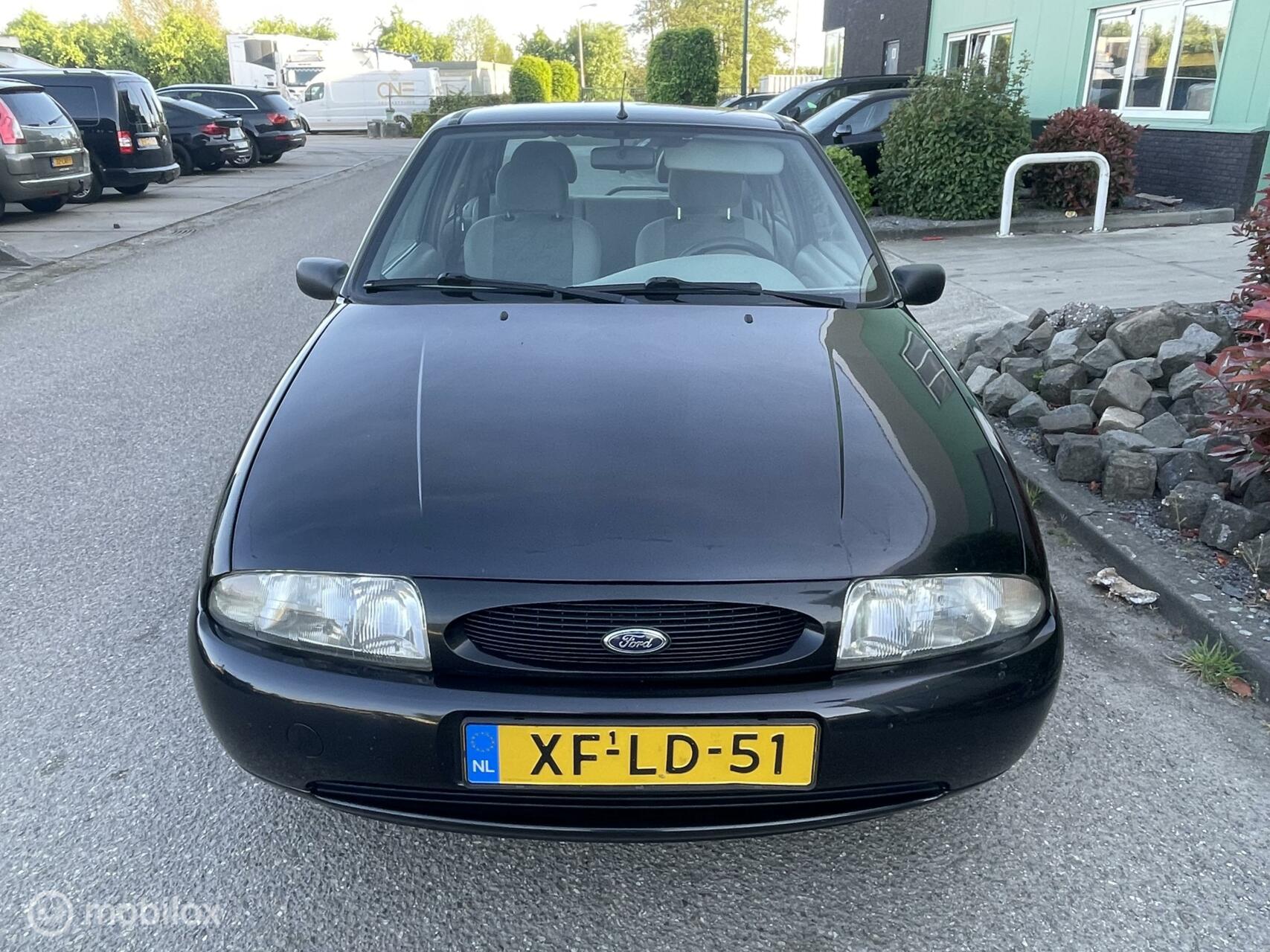 Ford Fiesta 1.3-16V Forza 1998 - voorkant