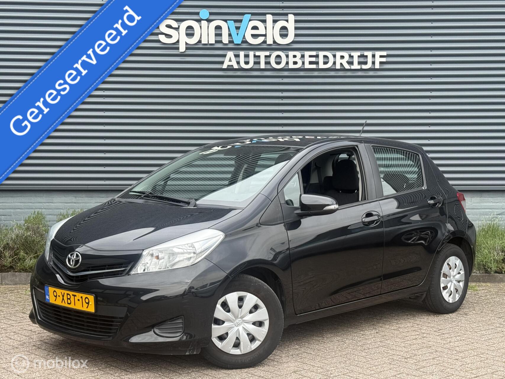 Toyota Toyota Yaris 1.0 VVT-i Aspiration - Navi - Airco - 5dr - 2014 - voorkant