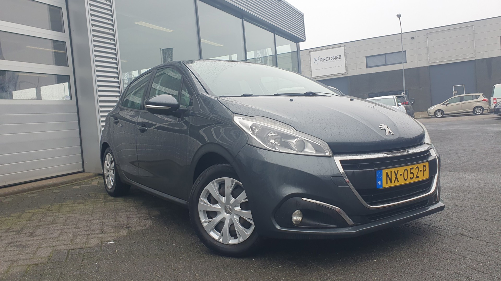 Peugeot 208 1.2 PureTech Blue Lion 2017 - voorkant