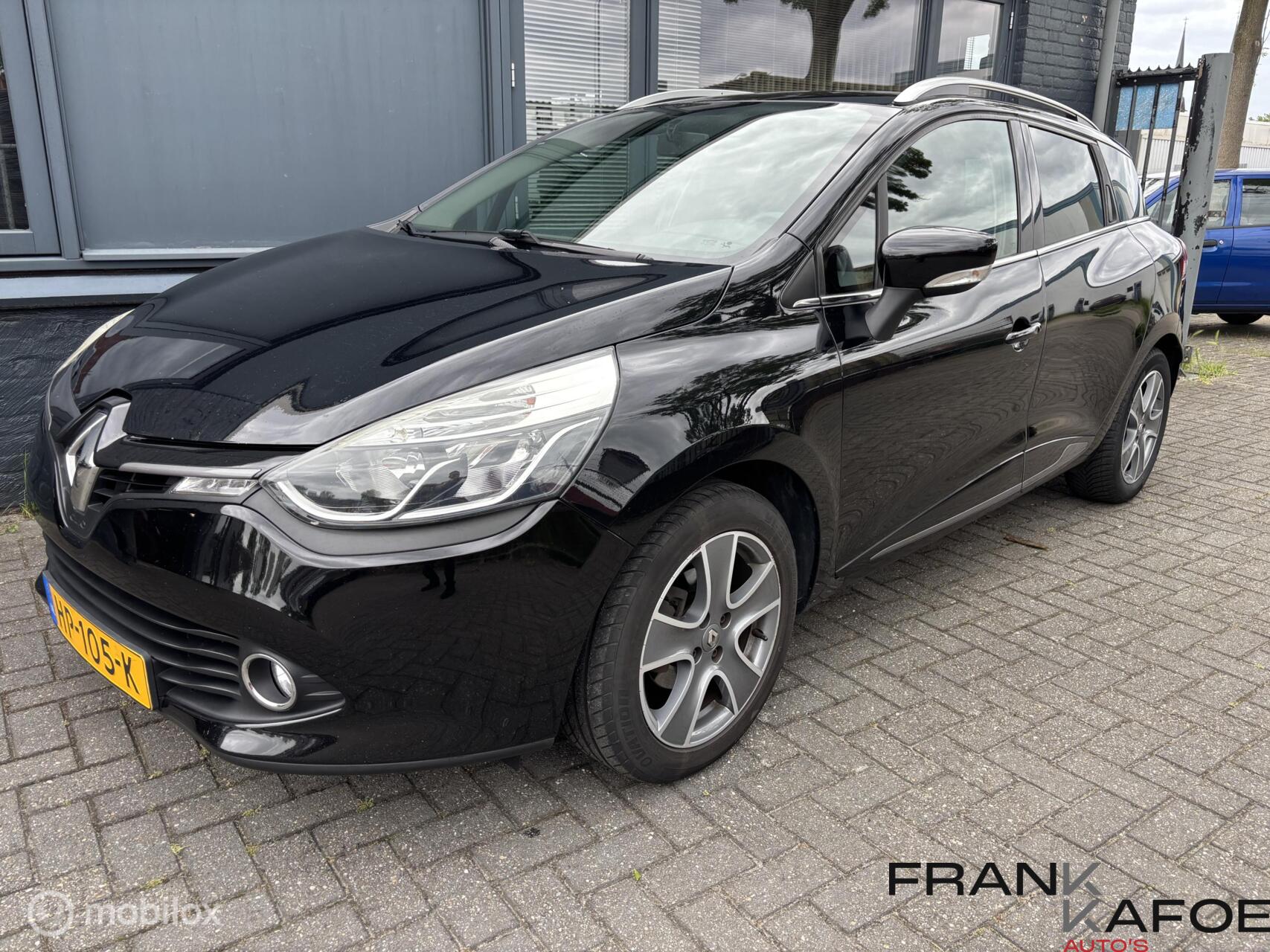 Renault Clio 0.9 TCe Night&Day Airco Navi Bl.tooth LMV PDC Privacy glas 2015 - voorkant