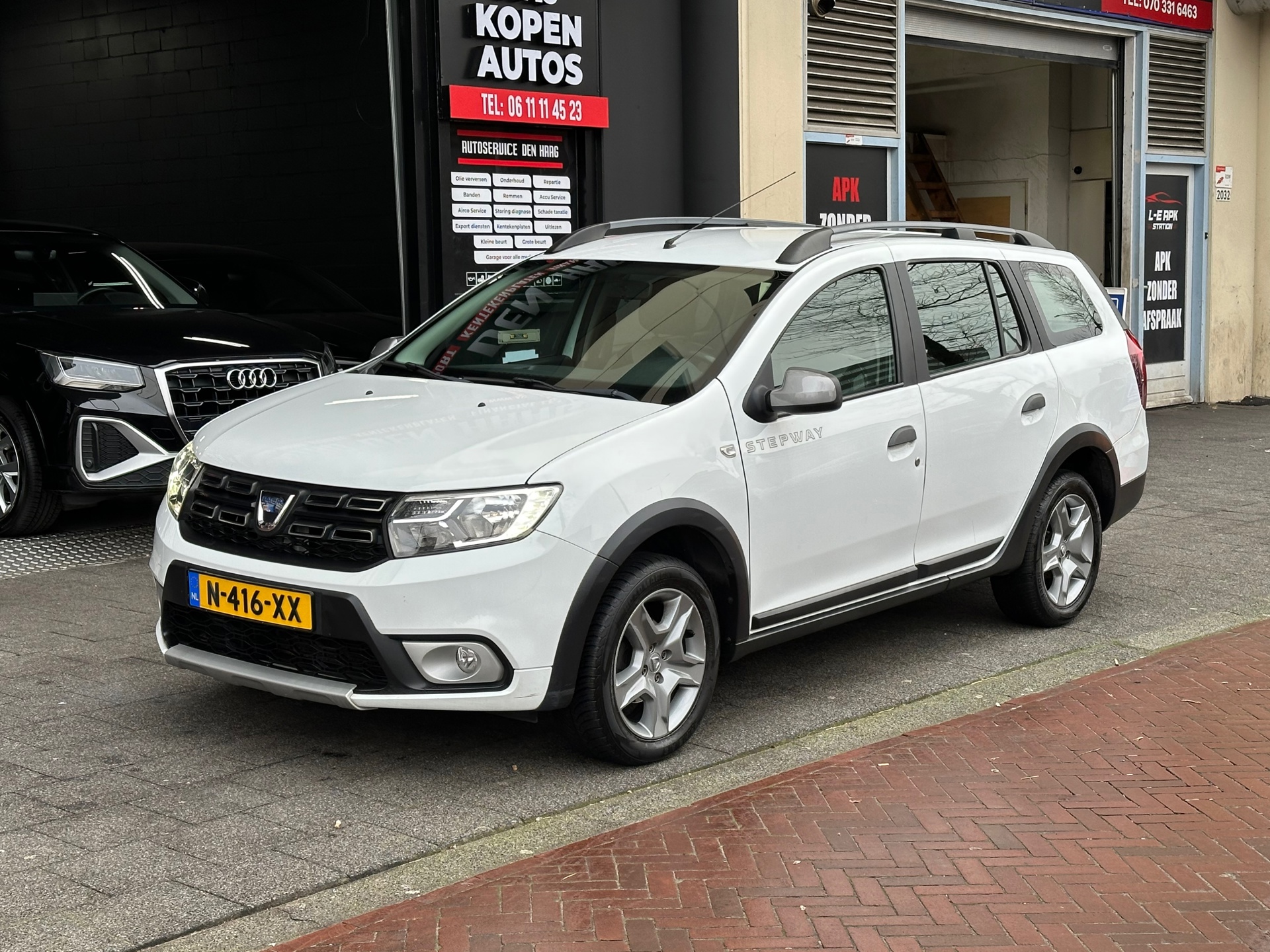 Dacia Logan 0.9 TCe Stepway Navi Airco Camera PDC 2018 - voorkant