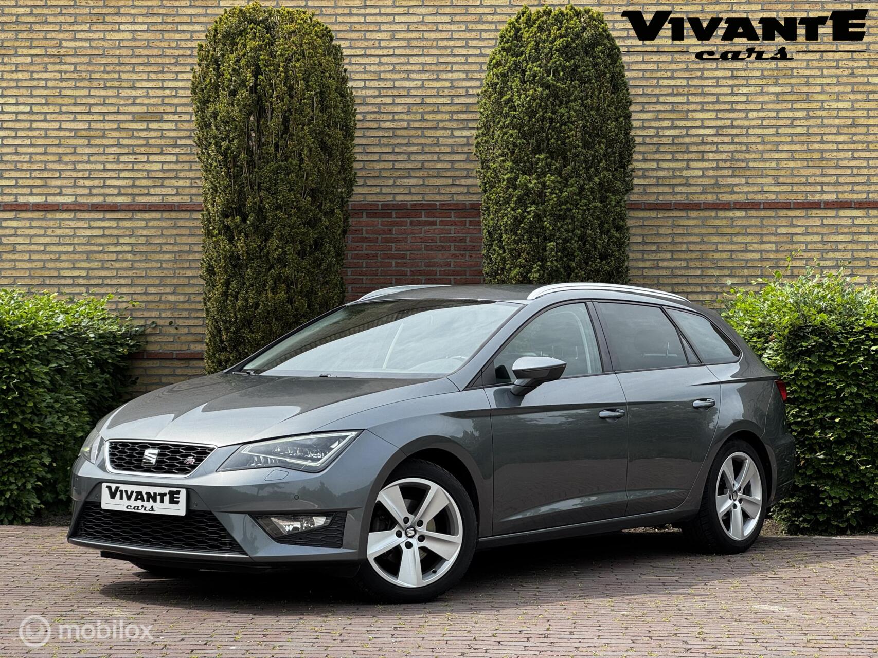 Seat Leon ST 1.4 EcoTSI Style Connect Carplay*Stoel.vrw*Cruise 2016 - voorkant