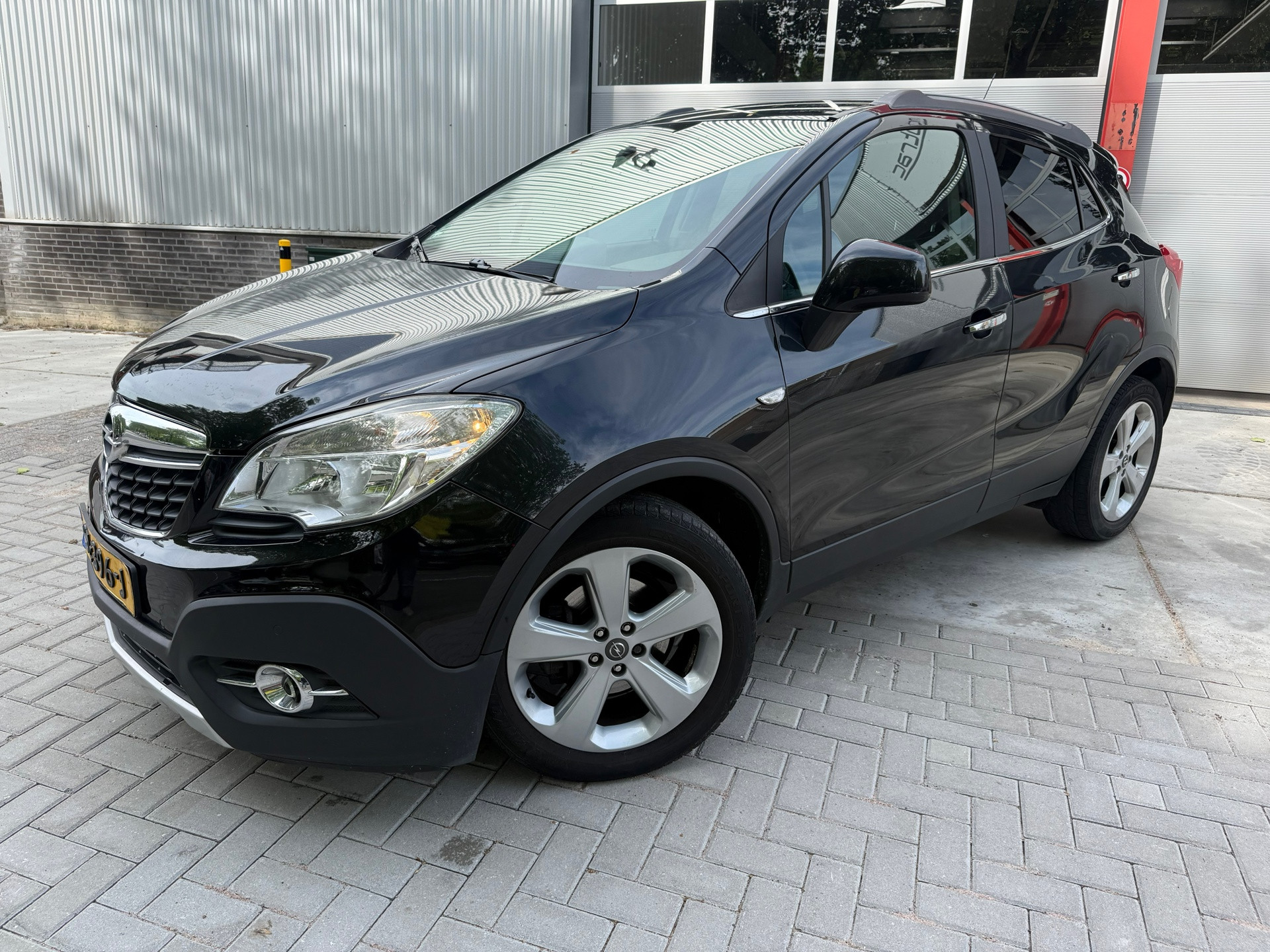 Opel Mokka 1.6 Cosmo NAVI AIRCO 2013 - voorkant