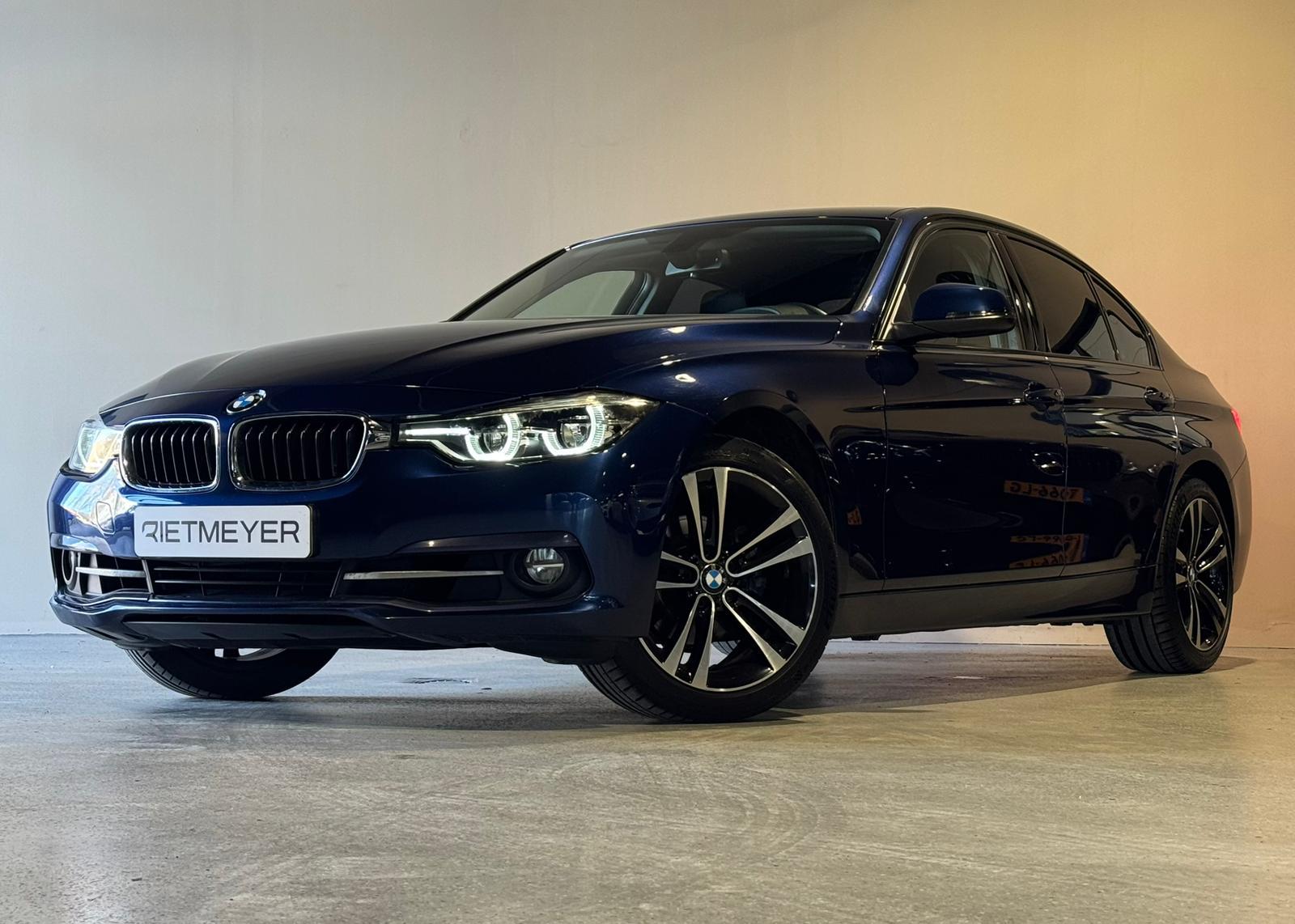 BMW 318i 318i Executive 2017 - voorkant