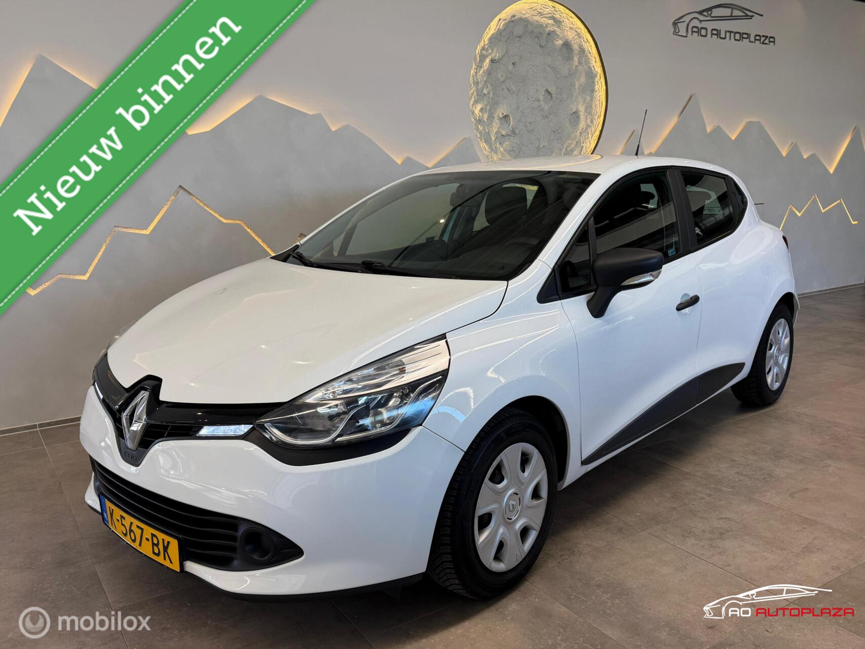 Renault Clio 1.2 16V Cruise control/Bluetooth/Airco 2016 - voorkant