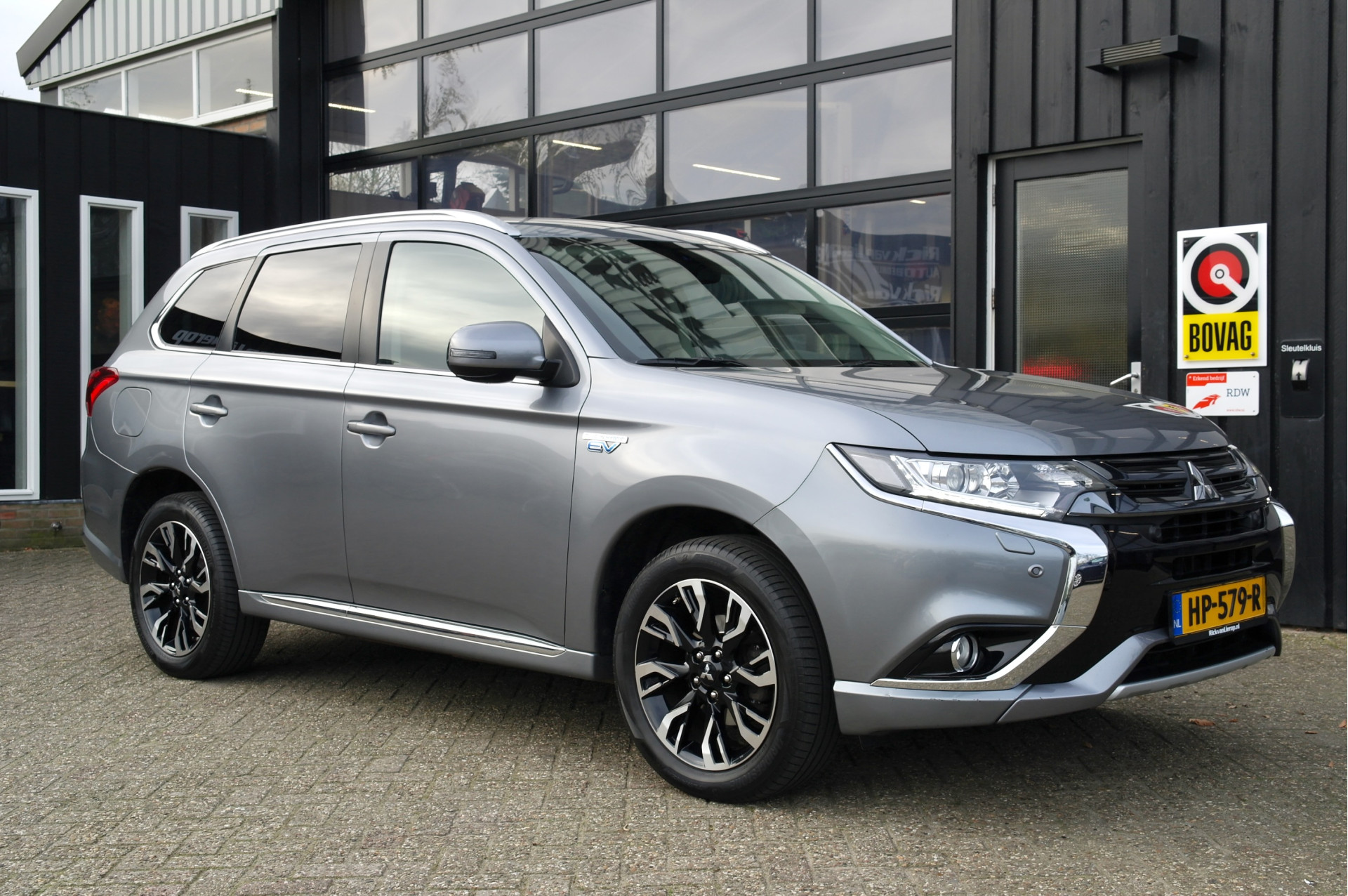 Foto van MITSUBISHI MITSUBISHI OUTLANDER