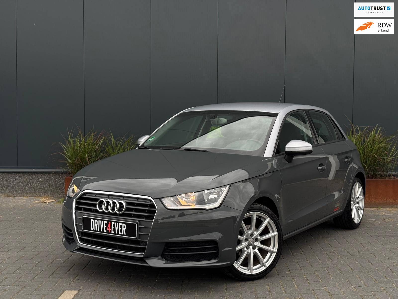 Audi A1 Sportback 1.0 TFSI SPORT | NARDO| SPORTVELGEN | AIRCO | CRUISE CONTROL 2017 - voorkant