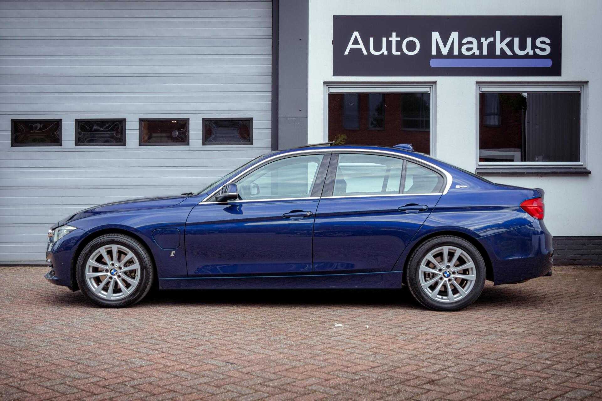 Foto van BMW 330e Iperformance