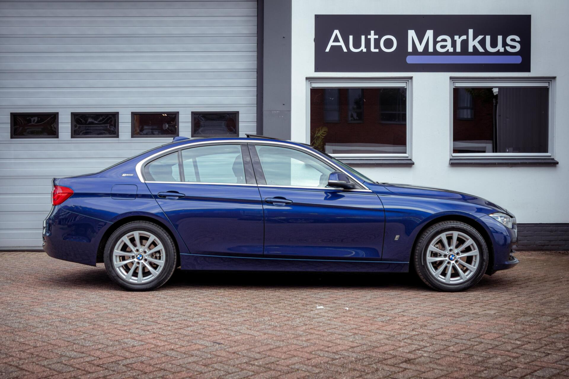Foto van BMW 330e Iperformance