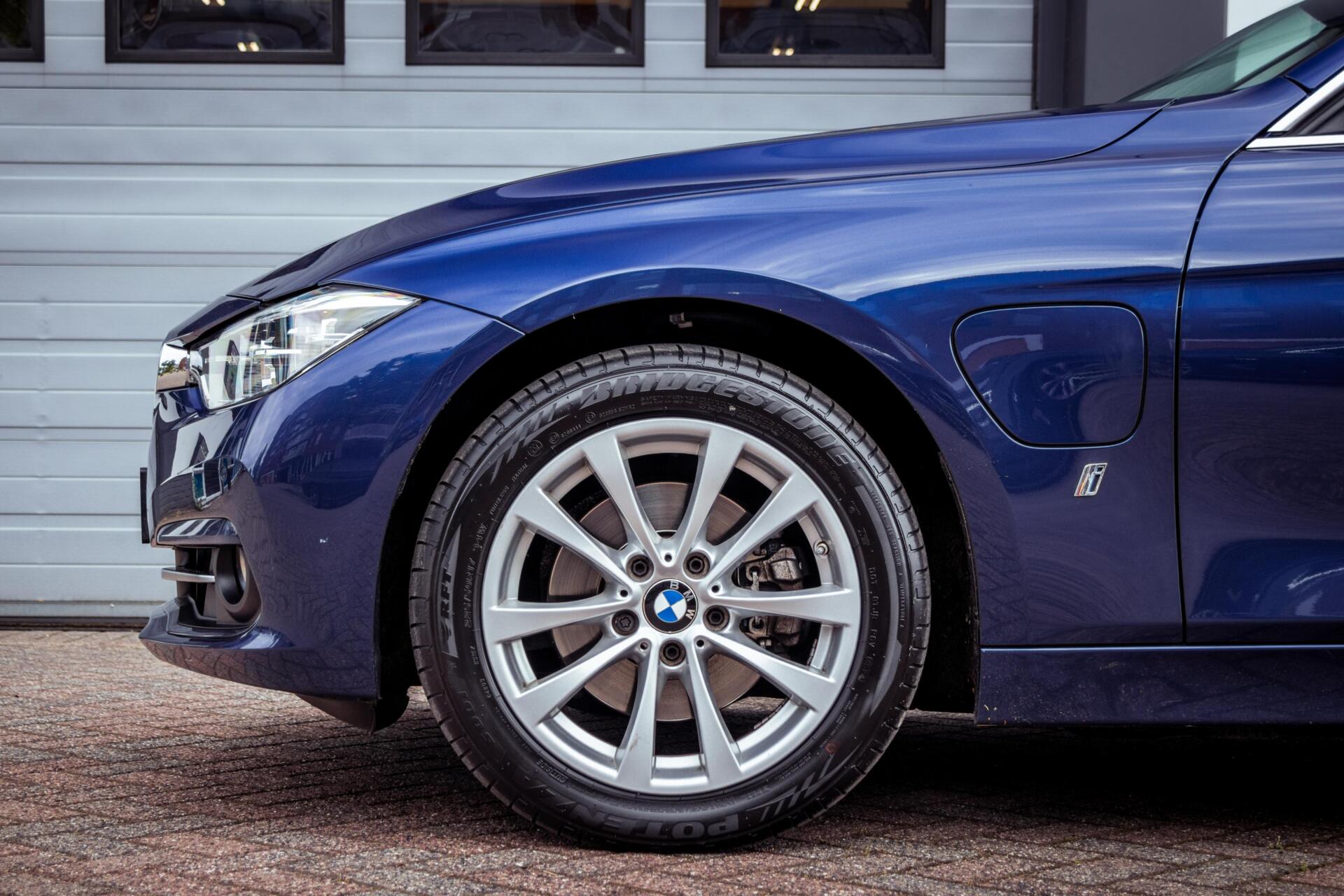 Foto van BMW 330e Iperformance