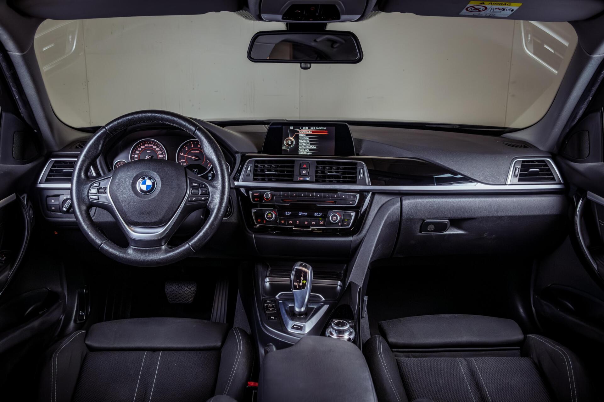 Foto van BMW 330e Iperformance