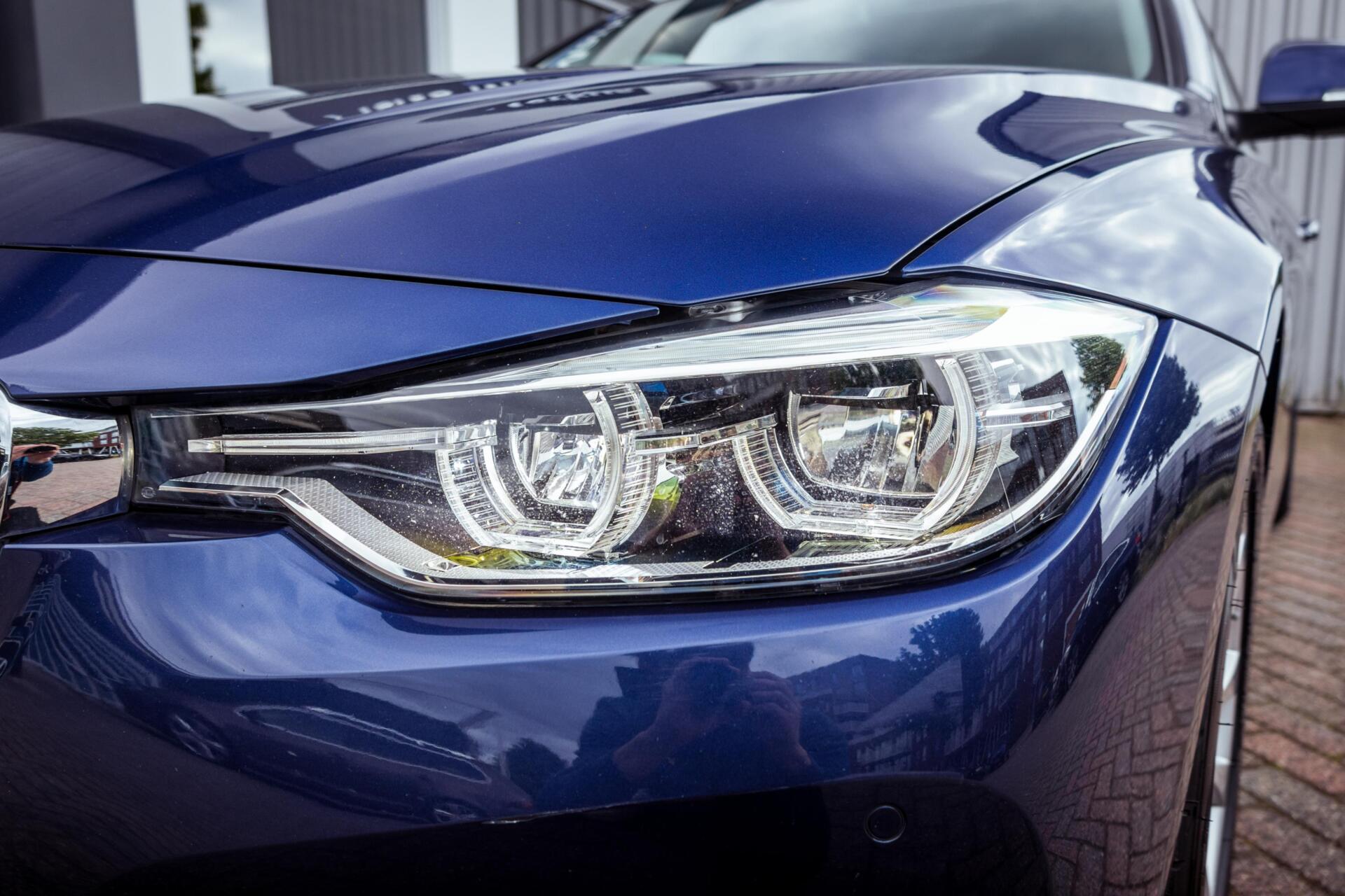 Foto van BMW 330e Iperformance