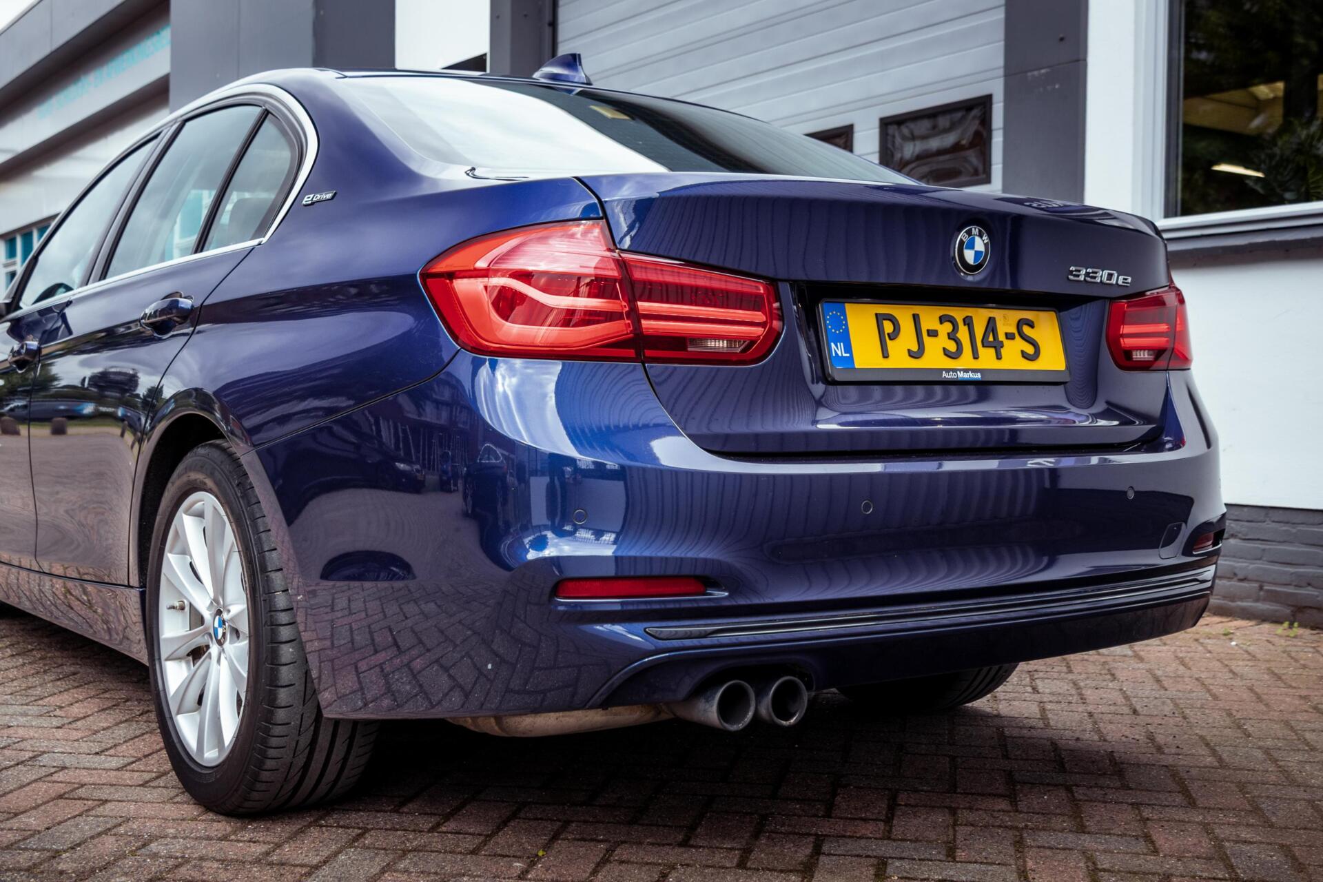Foto van BMW 330e Iperformance