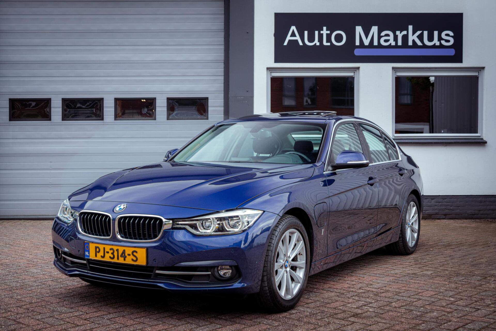 Foto van BMW 330e Iperformance