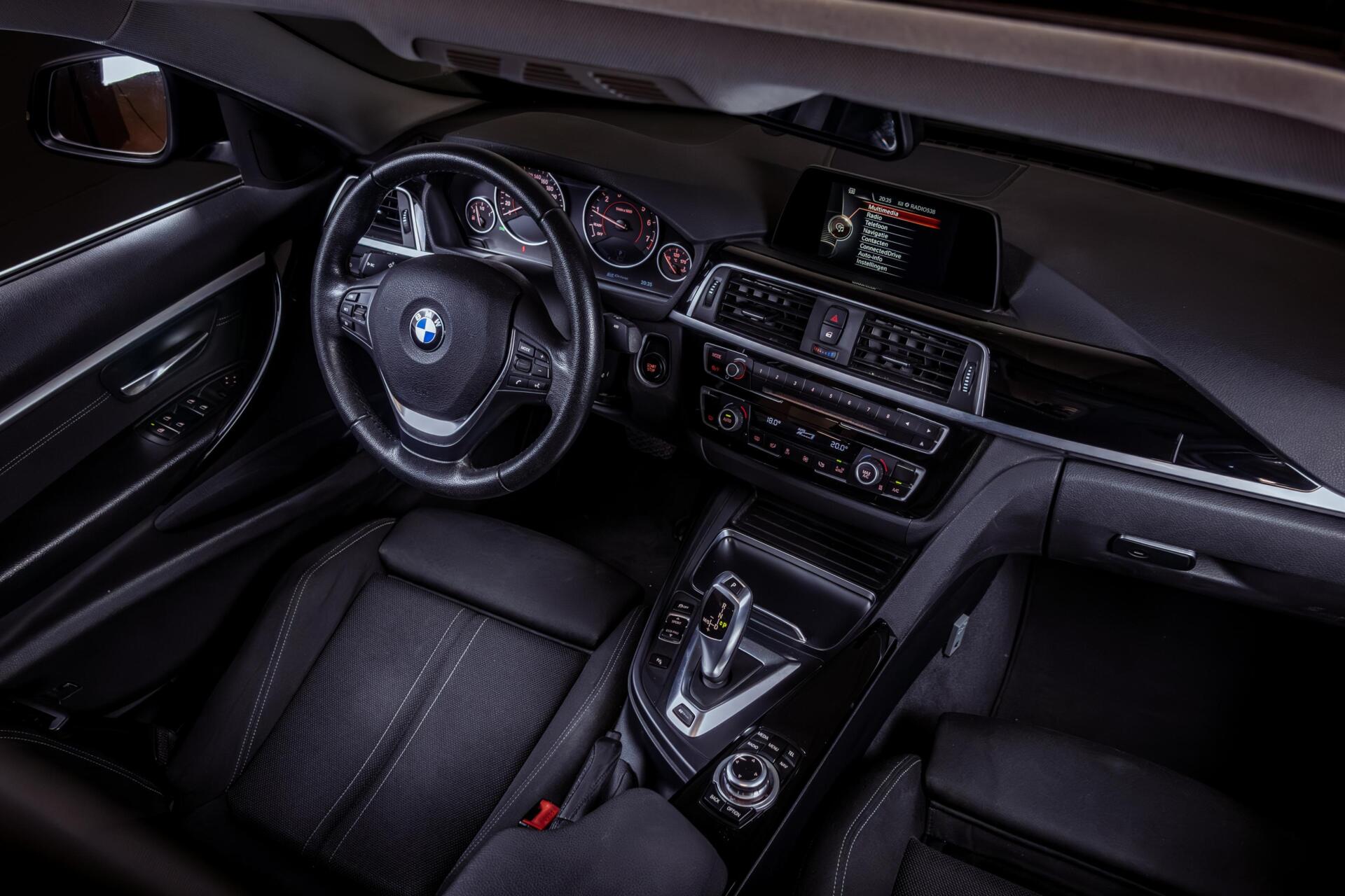 Foto van BMW 330e Iperformance
