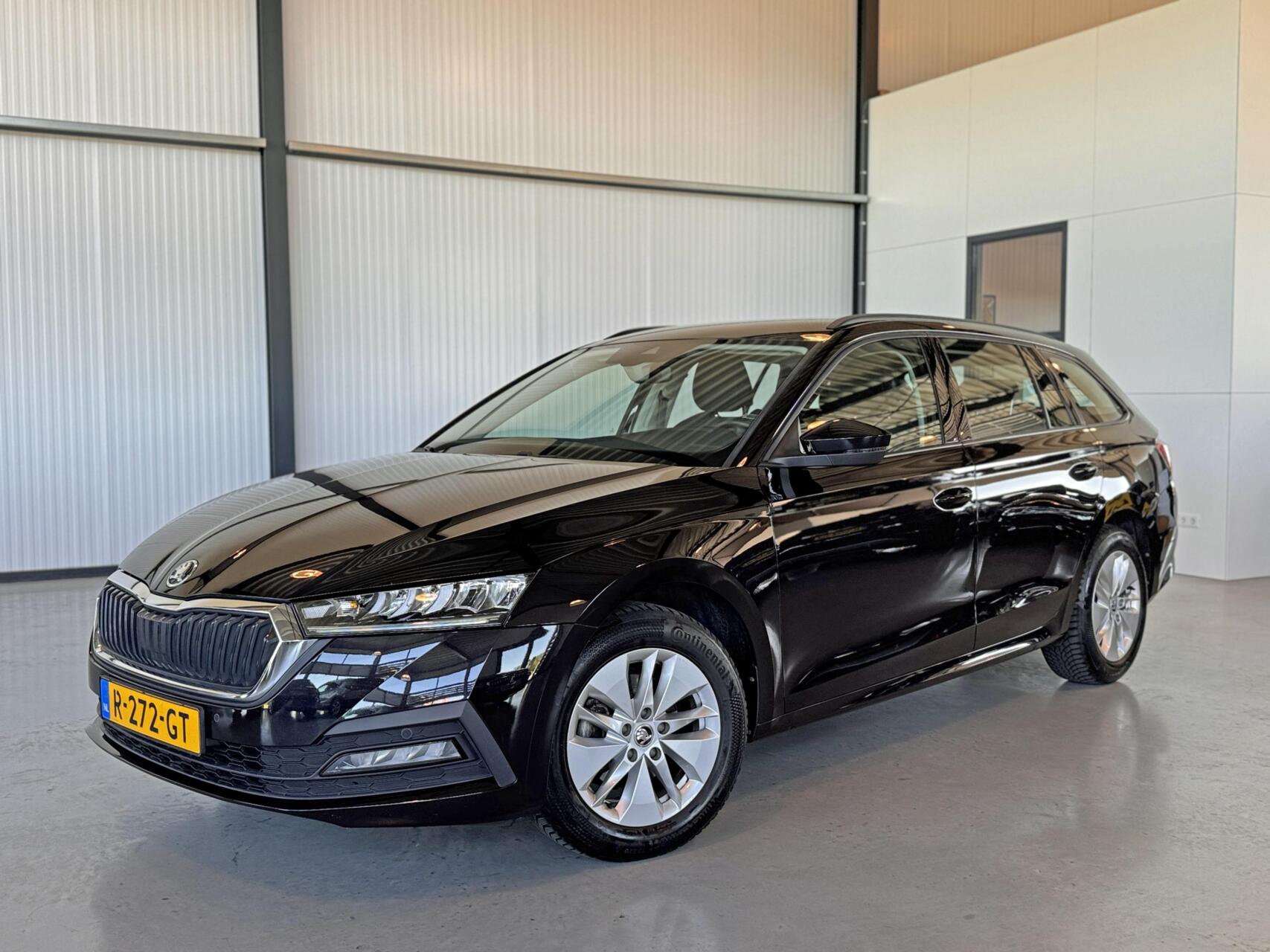 Skoda Octavia 1.0 e-TSI MHEV Business Edition 2022 - voorkant