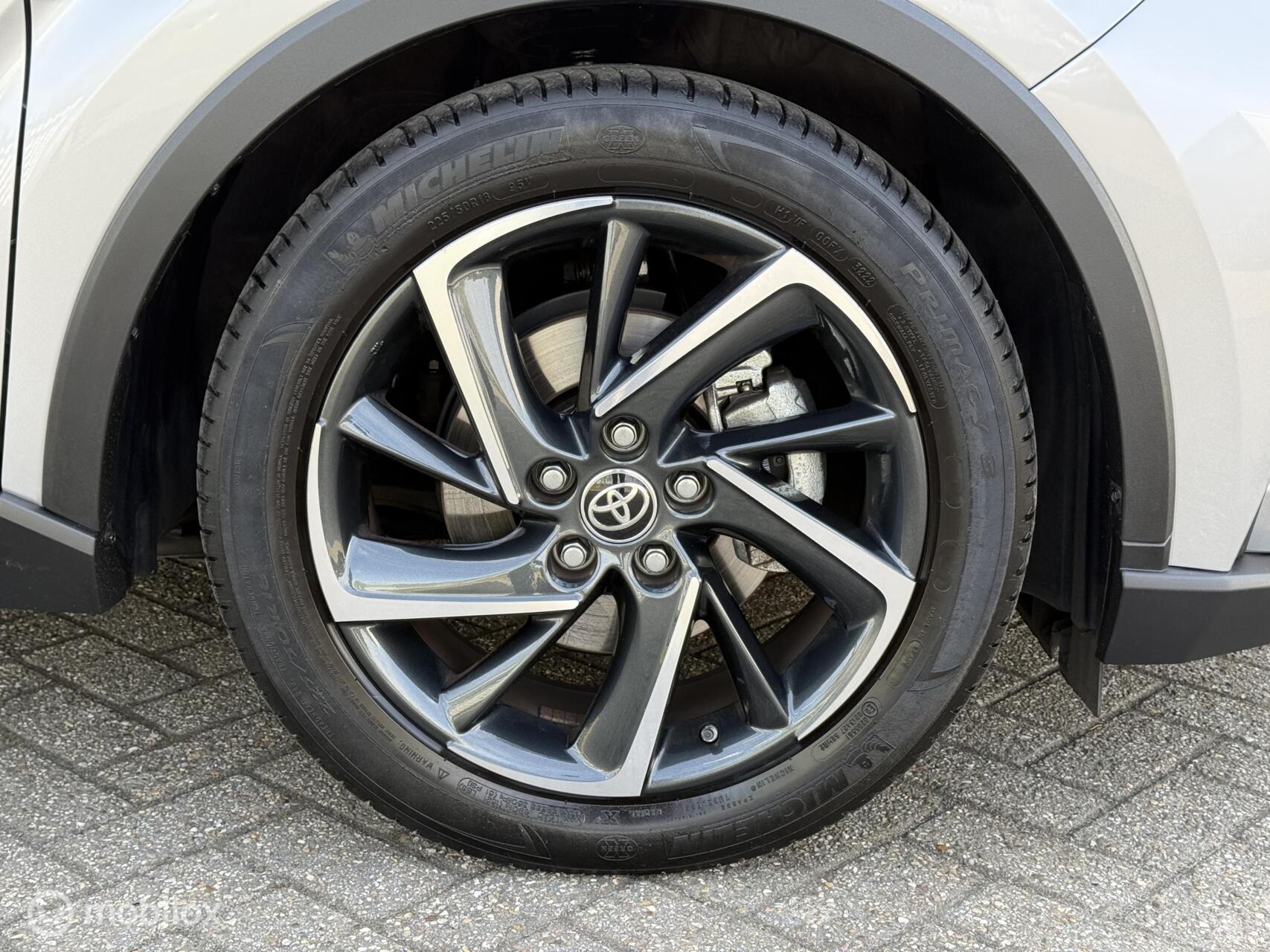 Foto van Toyota Toyota C-hr