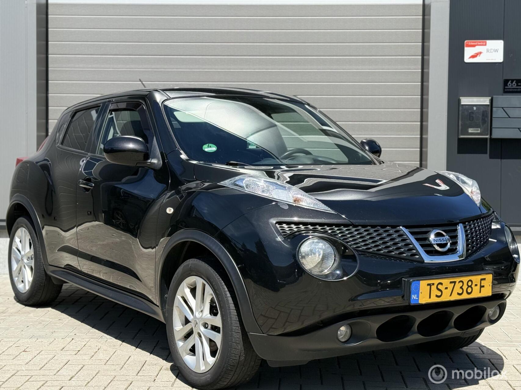 Nissan Nissan Juke 1.6 Urban Premium 2013 - voorkant