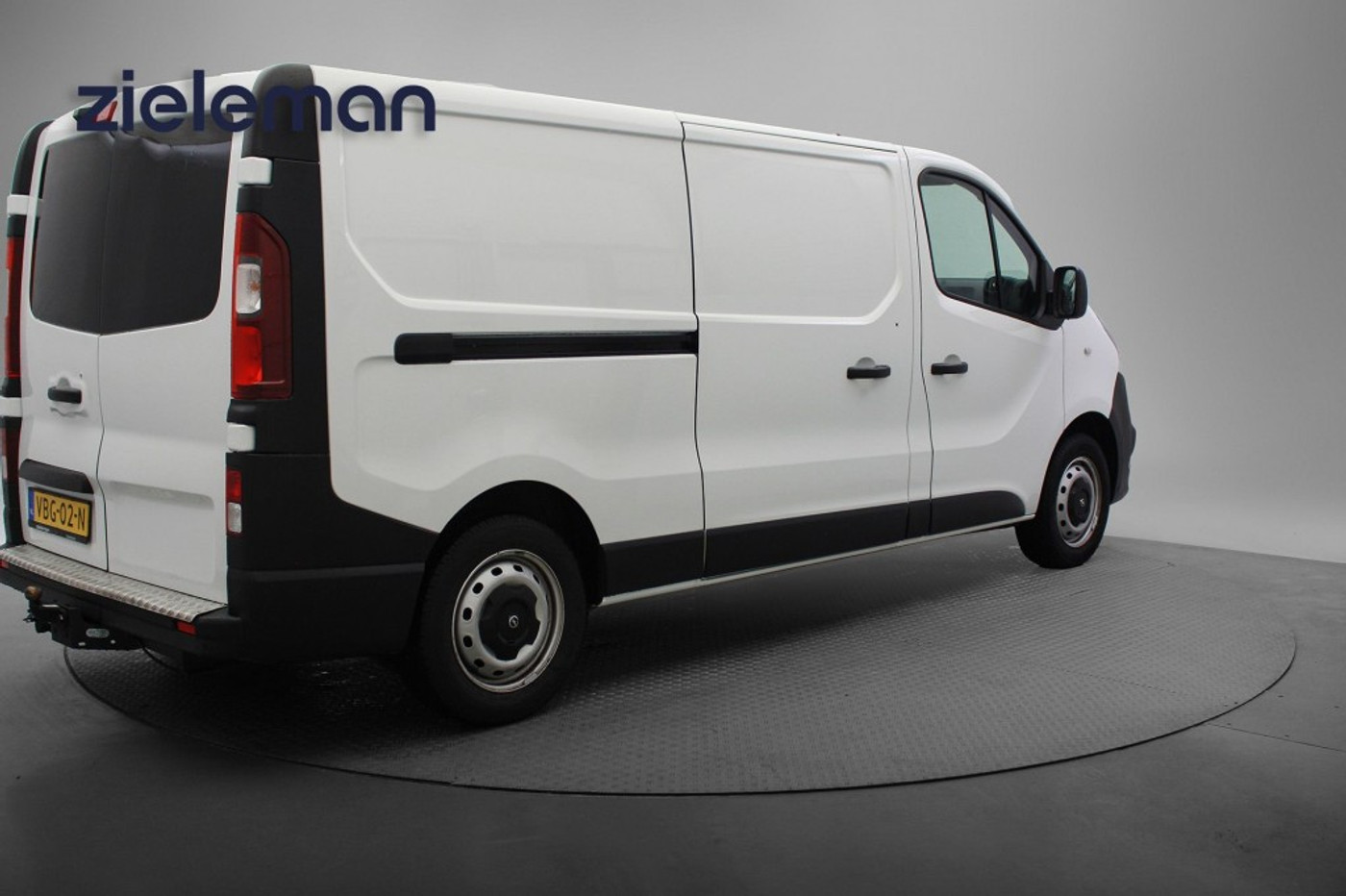 Foto van Opel Vivaro-b