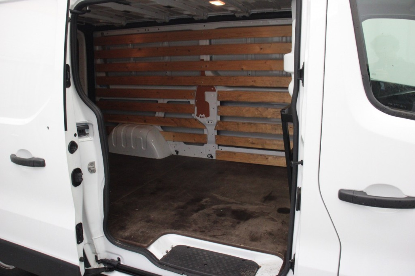 Foto van Opel Vivaro-b