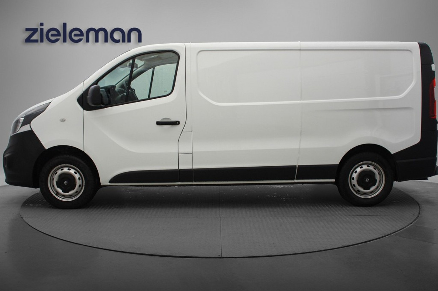 Foto van Opel Vivaro-b