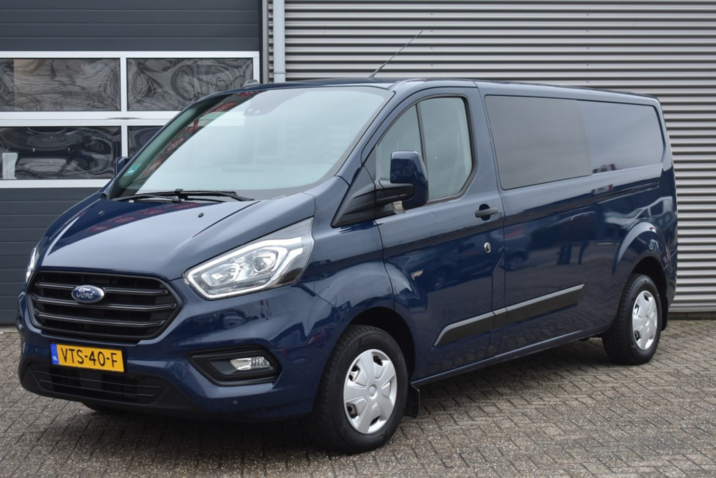 Ford Transit Custom 300 2.0 TDCI L2H1 Trend DC 2023 - voorkant