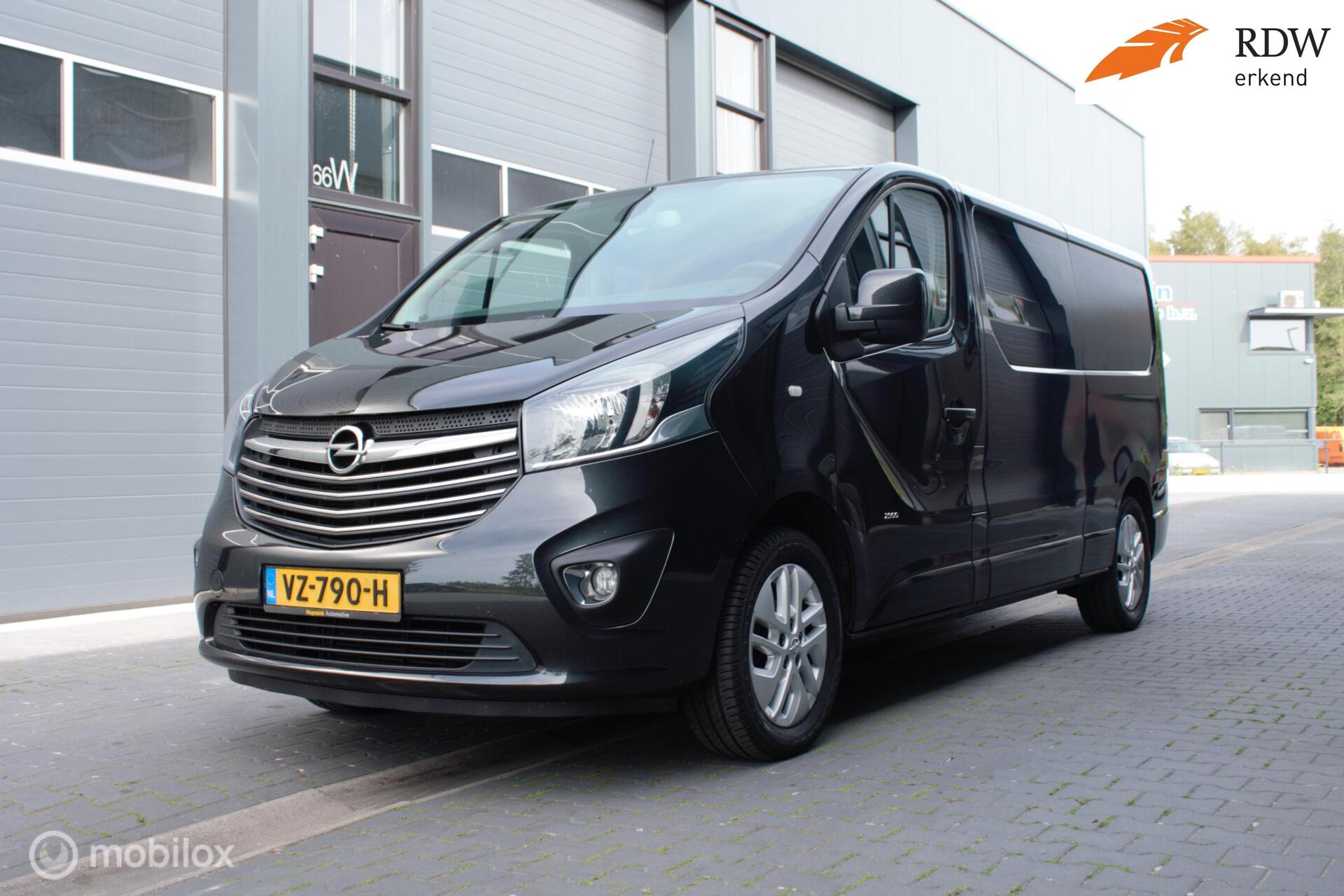 Foto van Opel Vivaro-b