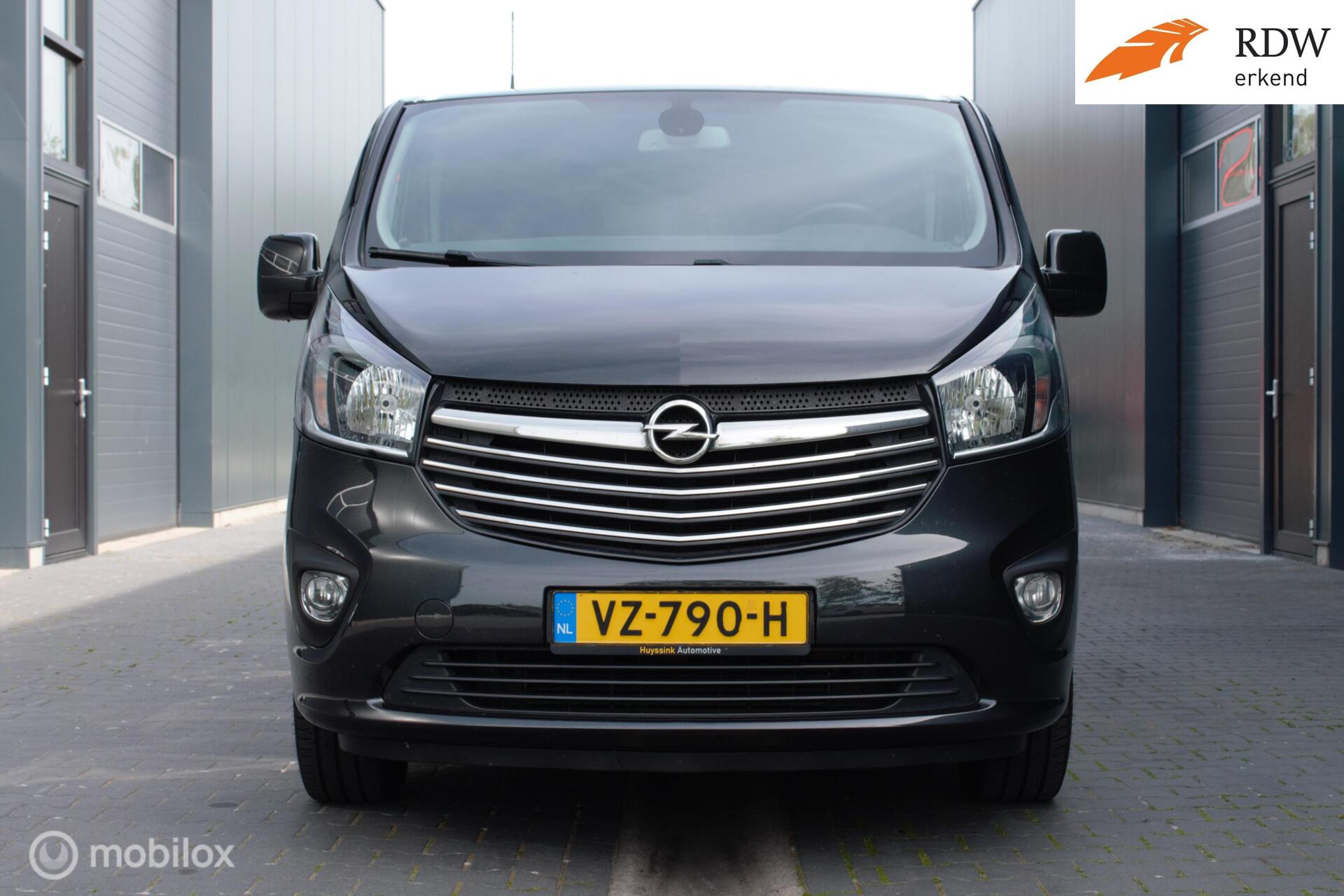 Foto van Opel Vivaro-b