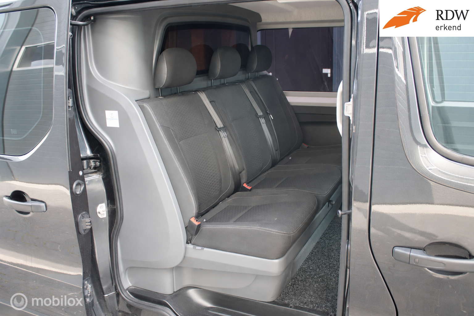 Foto van Opel Vivaro-b