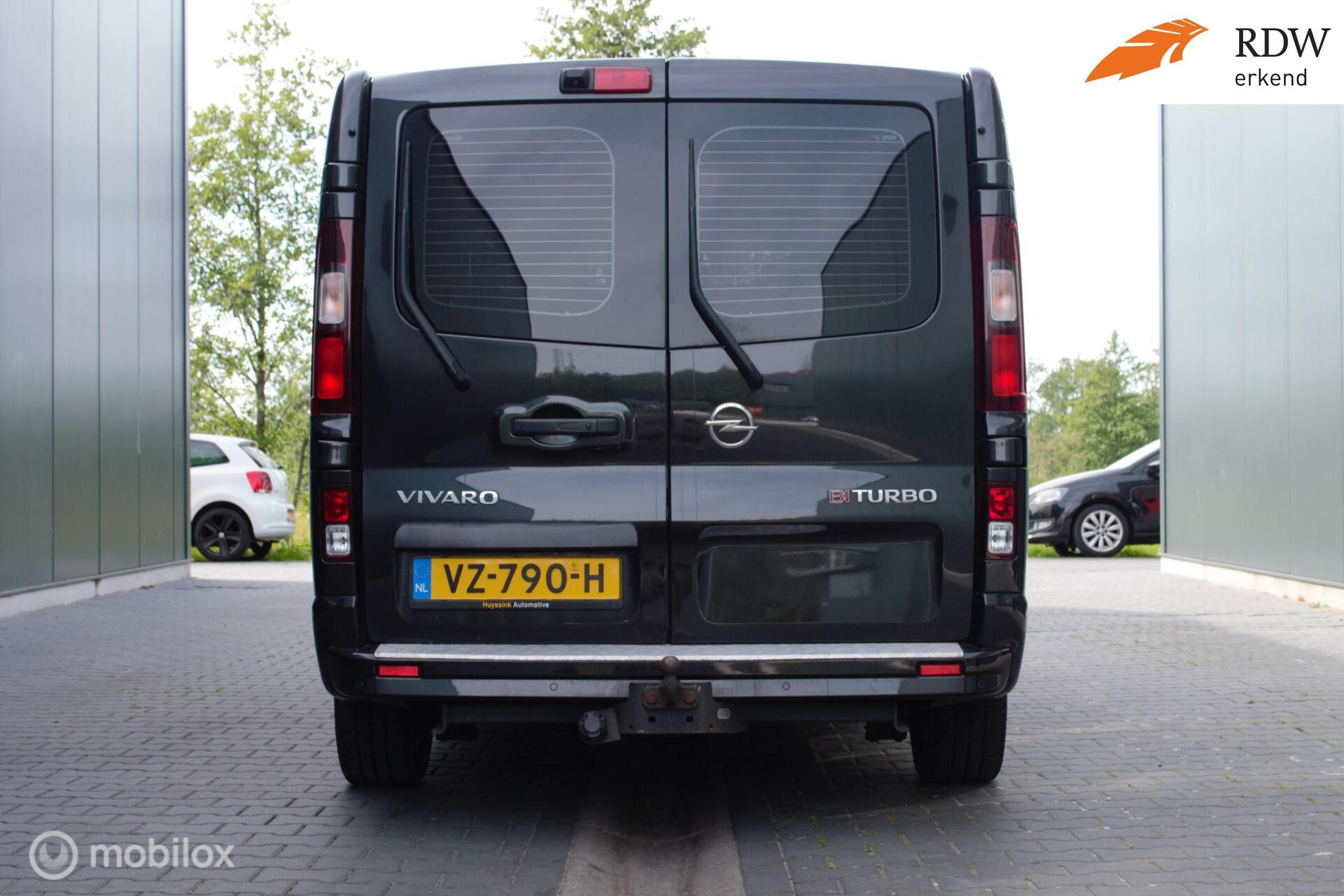 Foto van Opel Vivaro-b