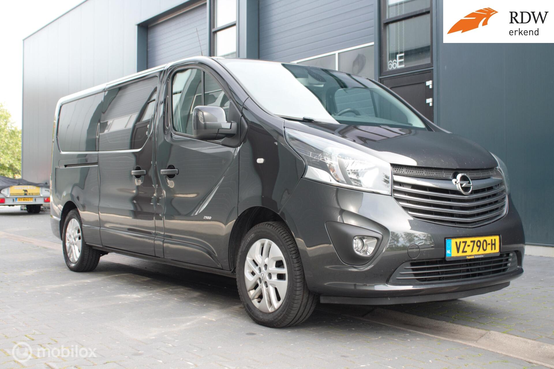 Foto van Opel Vivaro-b