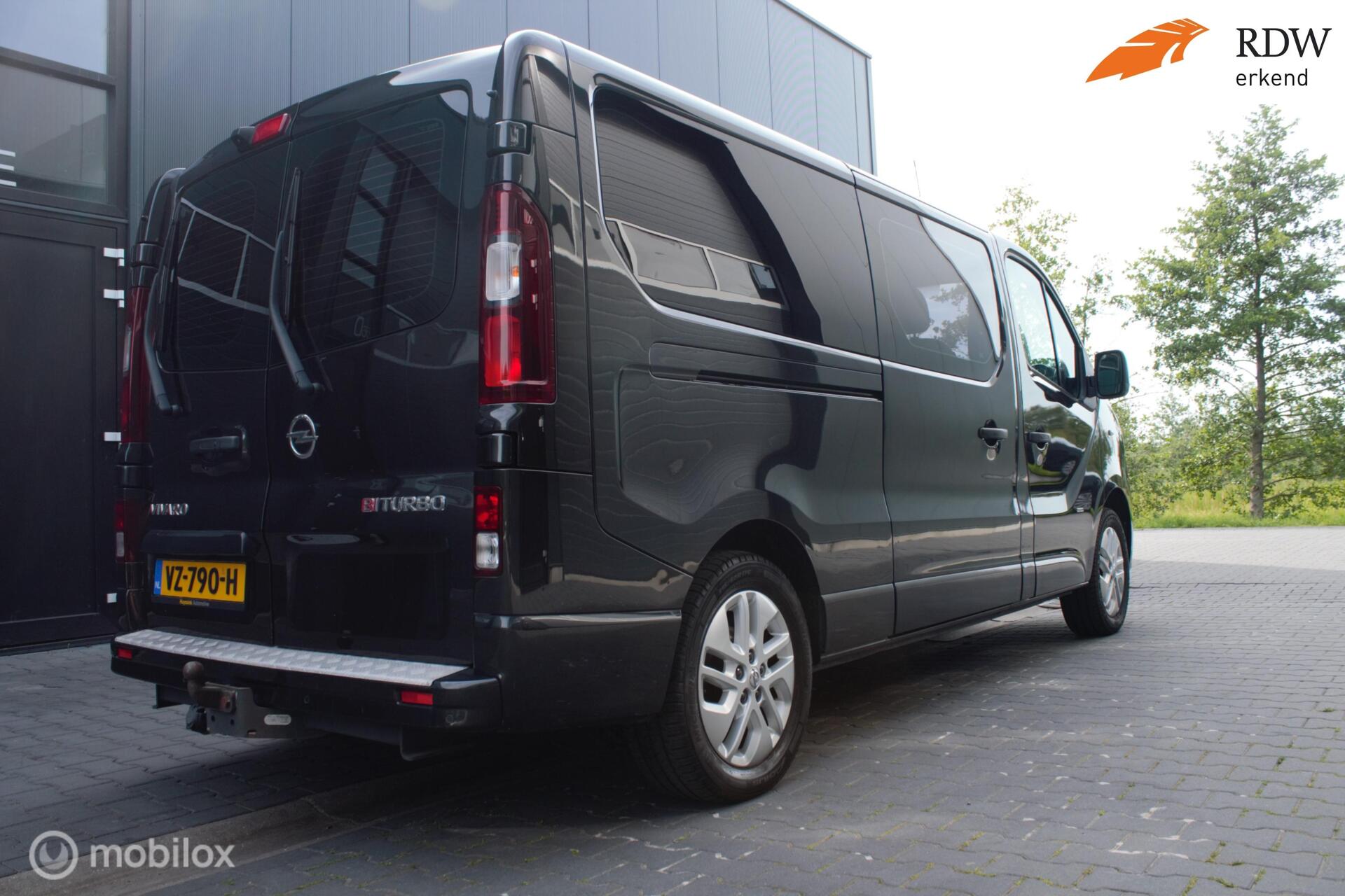 Foto van Opel Vivaro-b