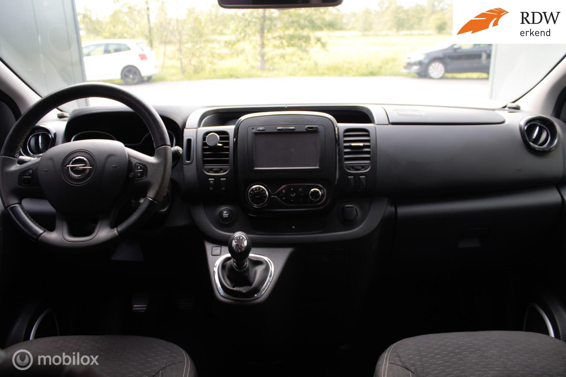 Foto van Opel Vivaro-b