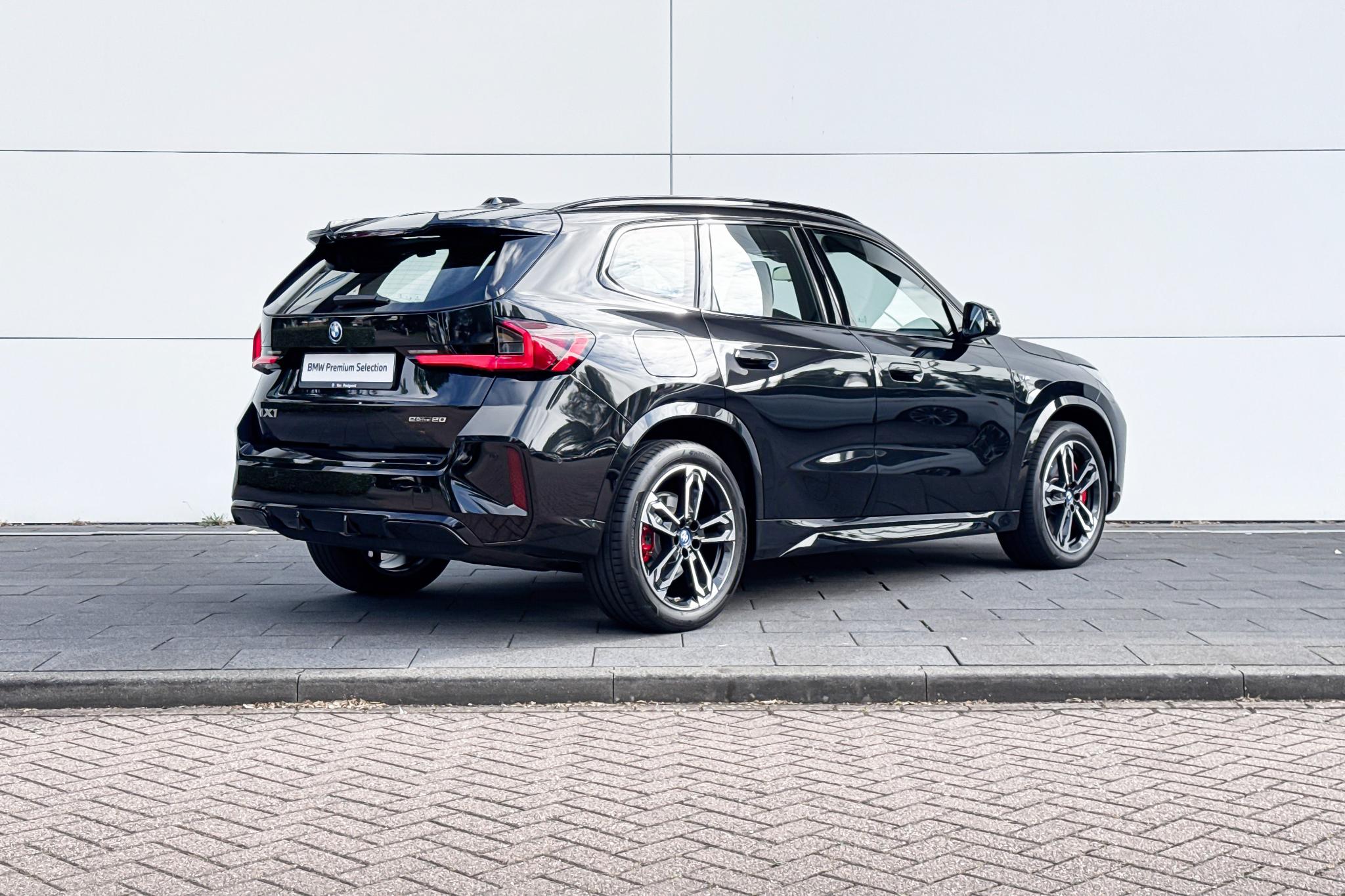 Foto van BMW Ix1 Edrive20